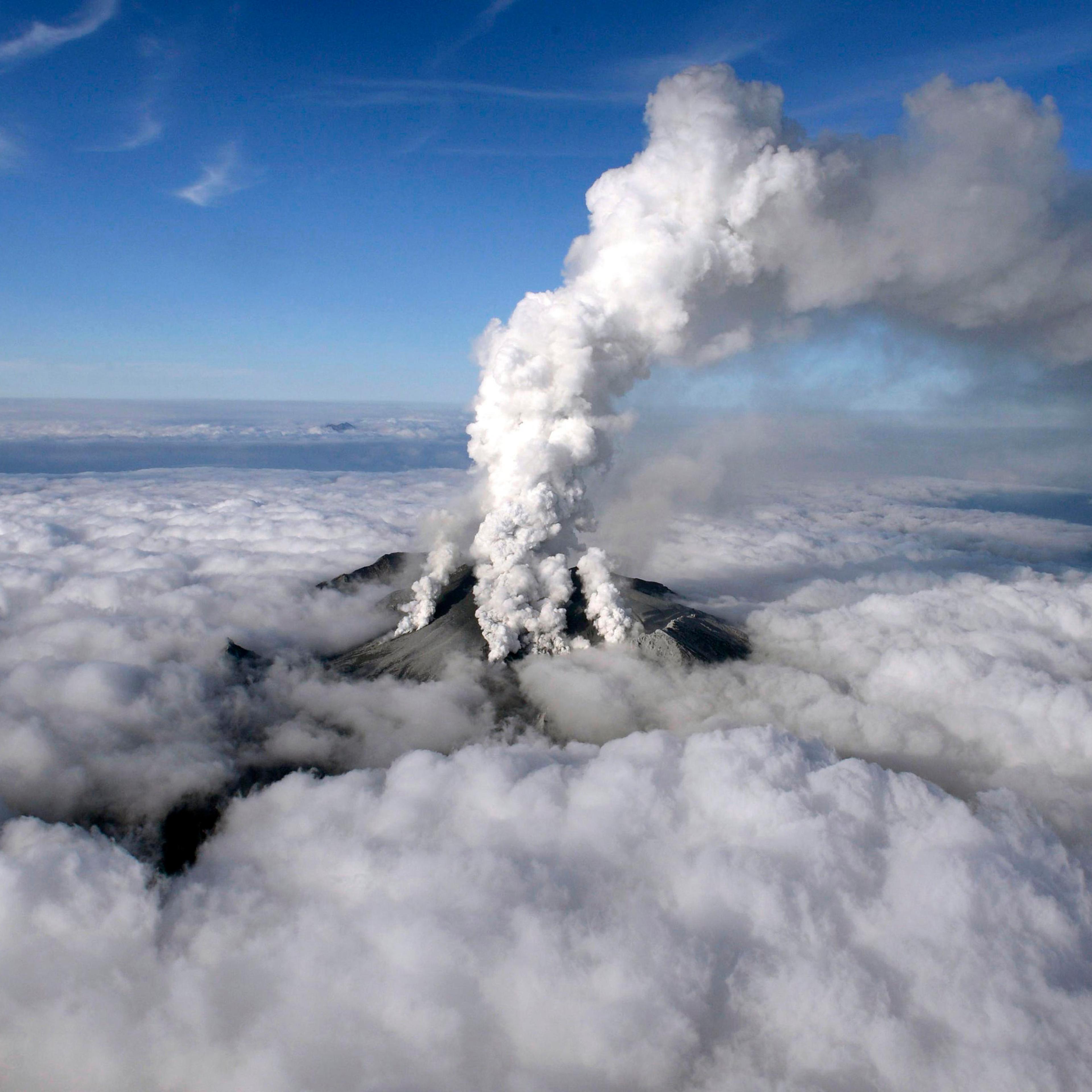 Volcanic smoke rises from Mount Ontake, which straddles Nagano and Gifu prefectures, central Japan on Sept. 27, 2014.