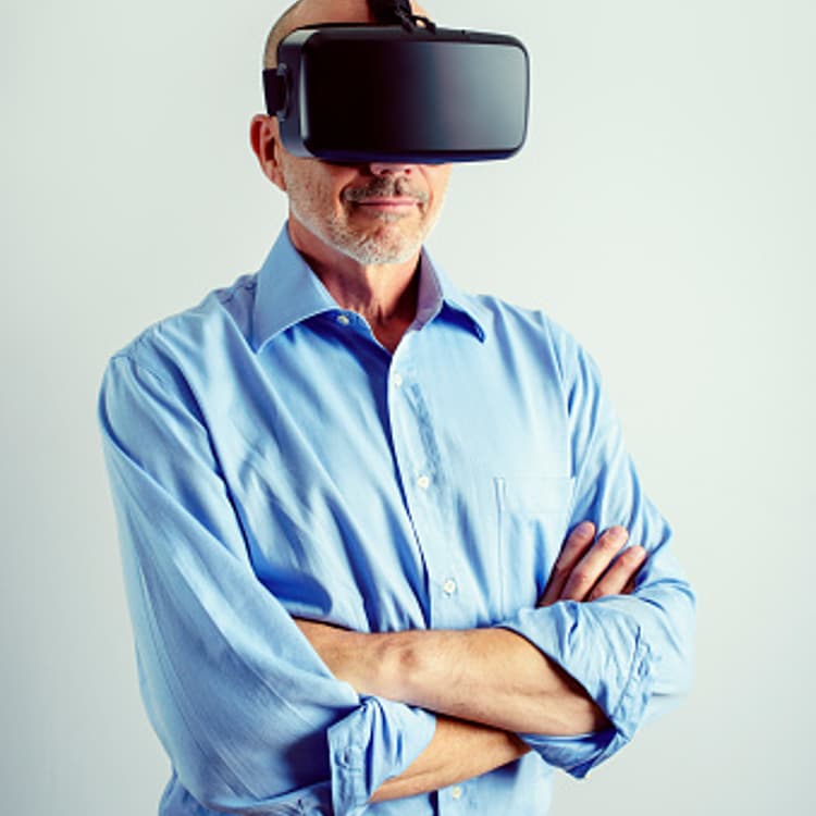 man-wearing-virtuality-reality-headset