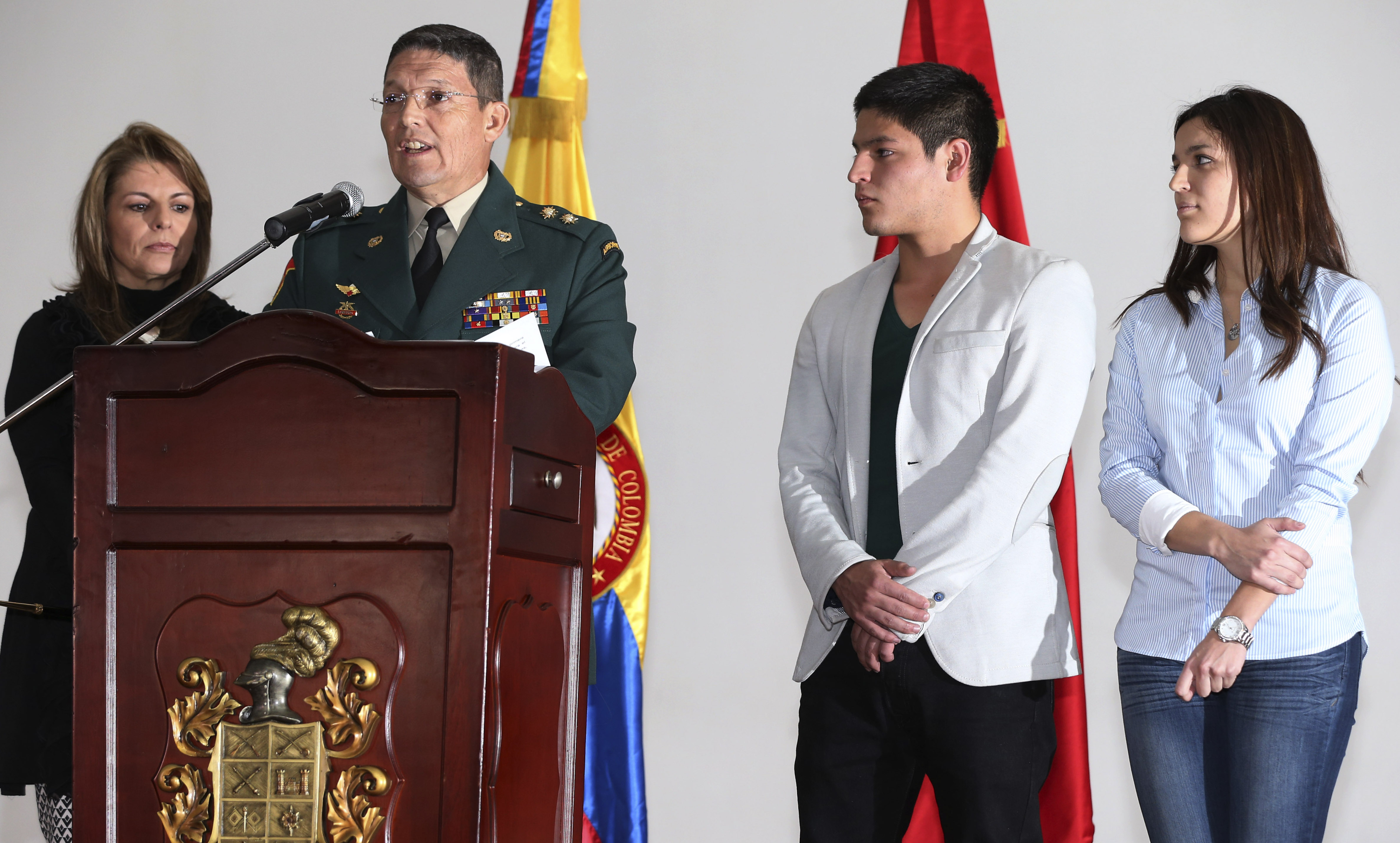 Ruben Alzate, Claudia Farfan