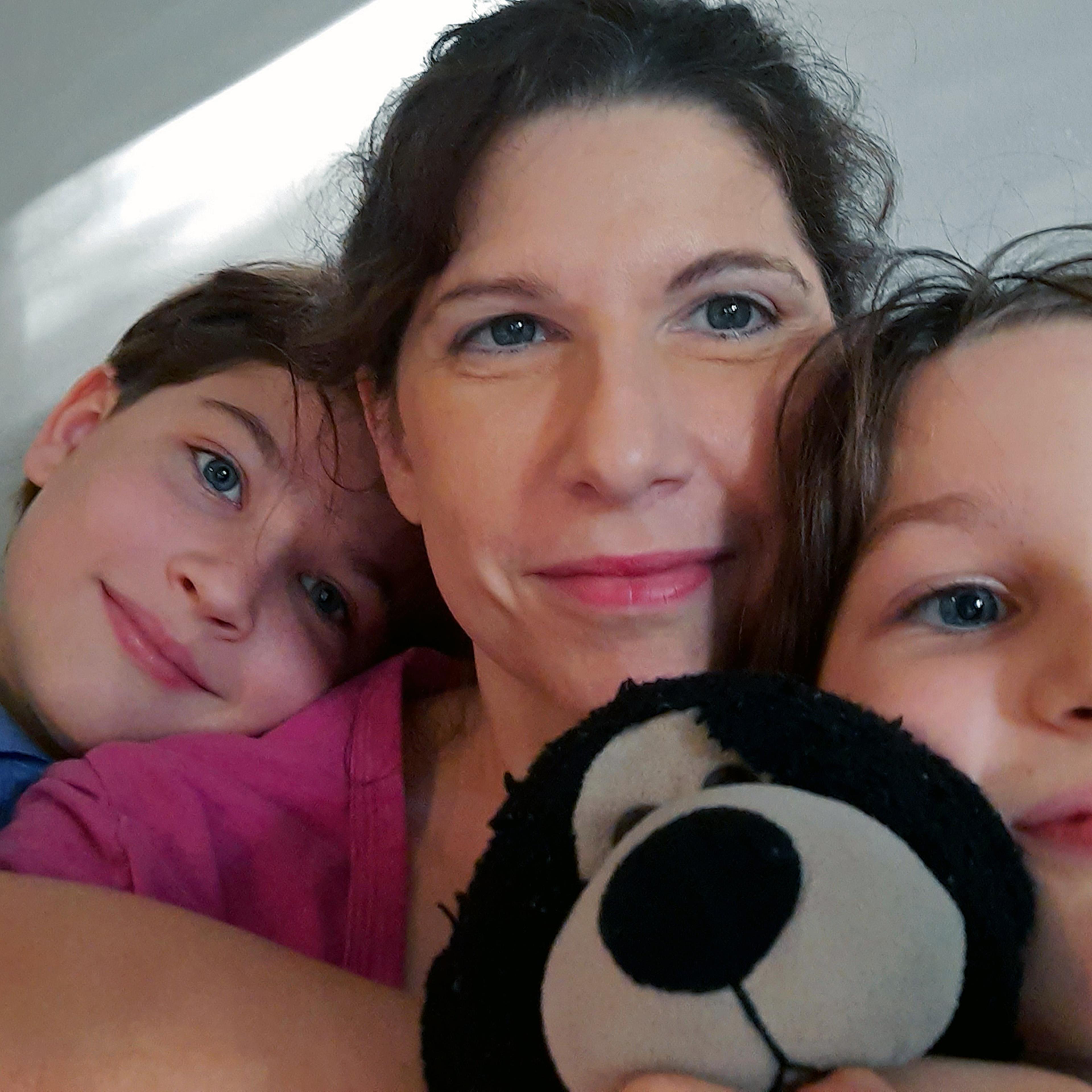 Jennifer and her children.