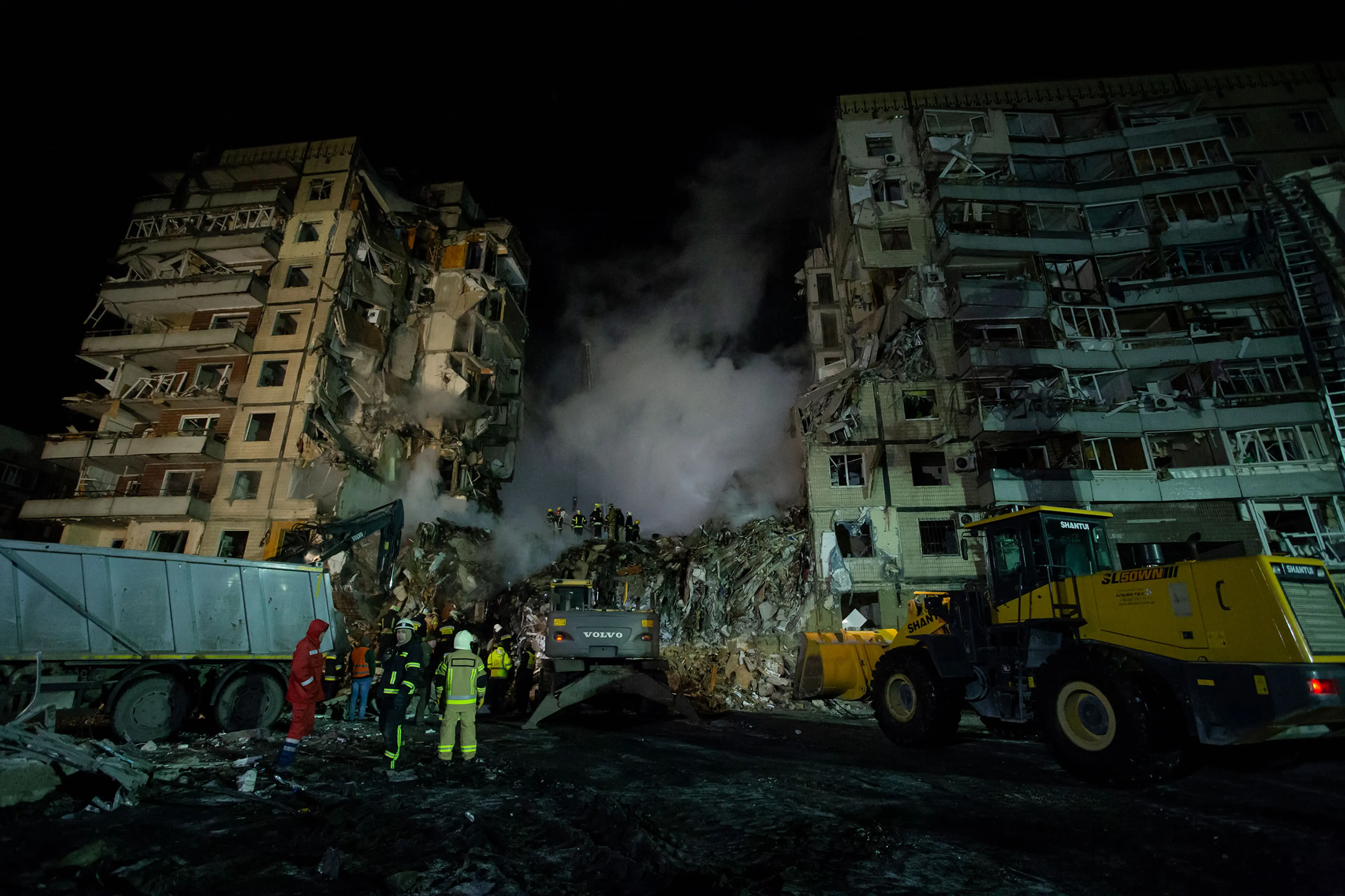 The Death Toll In Dnipro Risen To 21 After A Russian Missile Hit A Residential Building