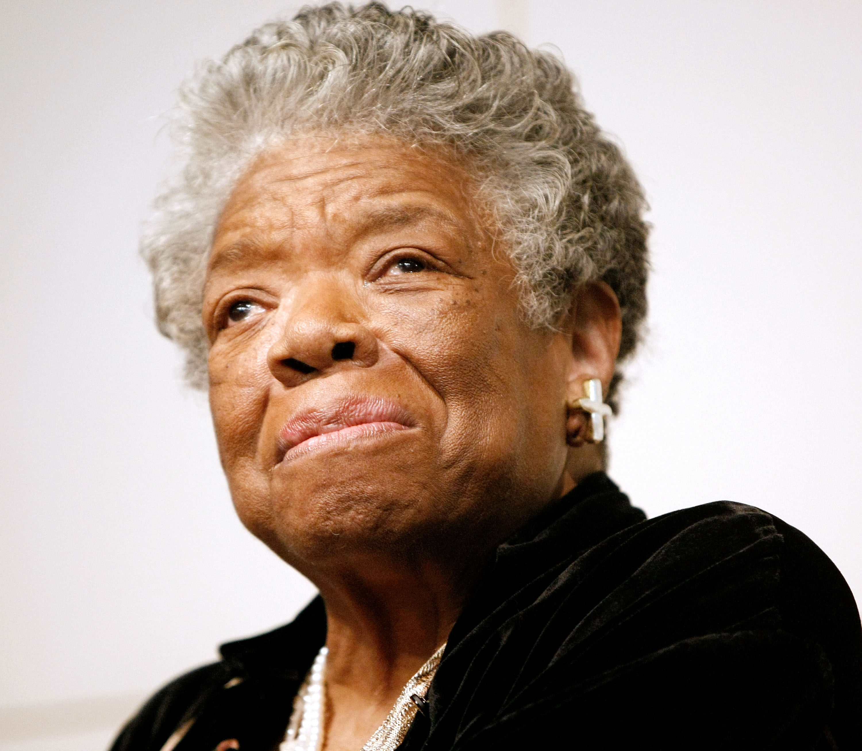 Maya Angelou Signs Copies of "Maya Angelou: Letter to My Daughter" - October 30, 2008
