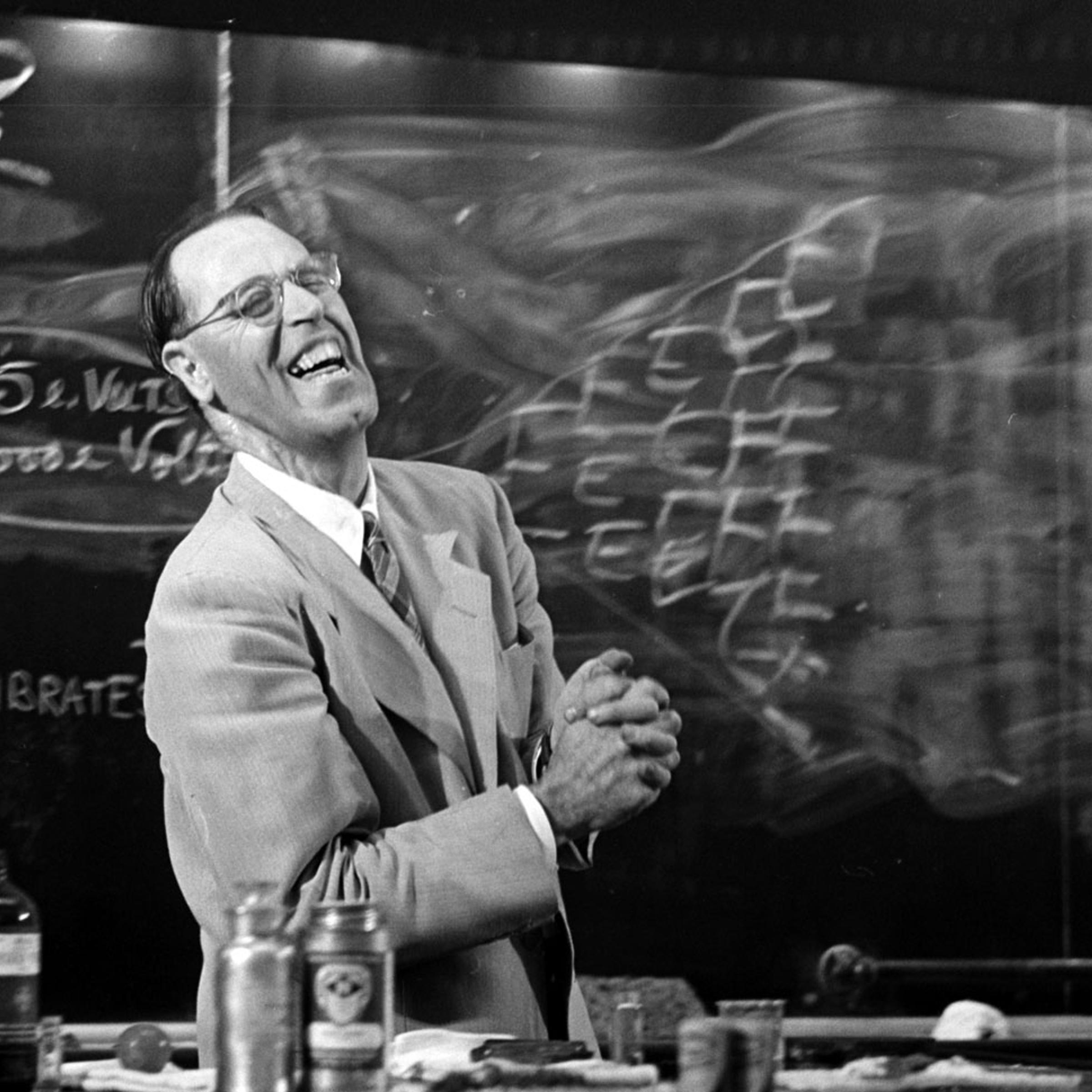 Princeton professor Hubert Alyea delivering a lecture on the chemistry of the atomic bomb, 1953.