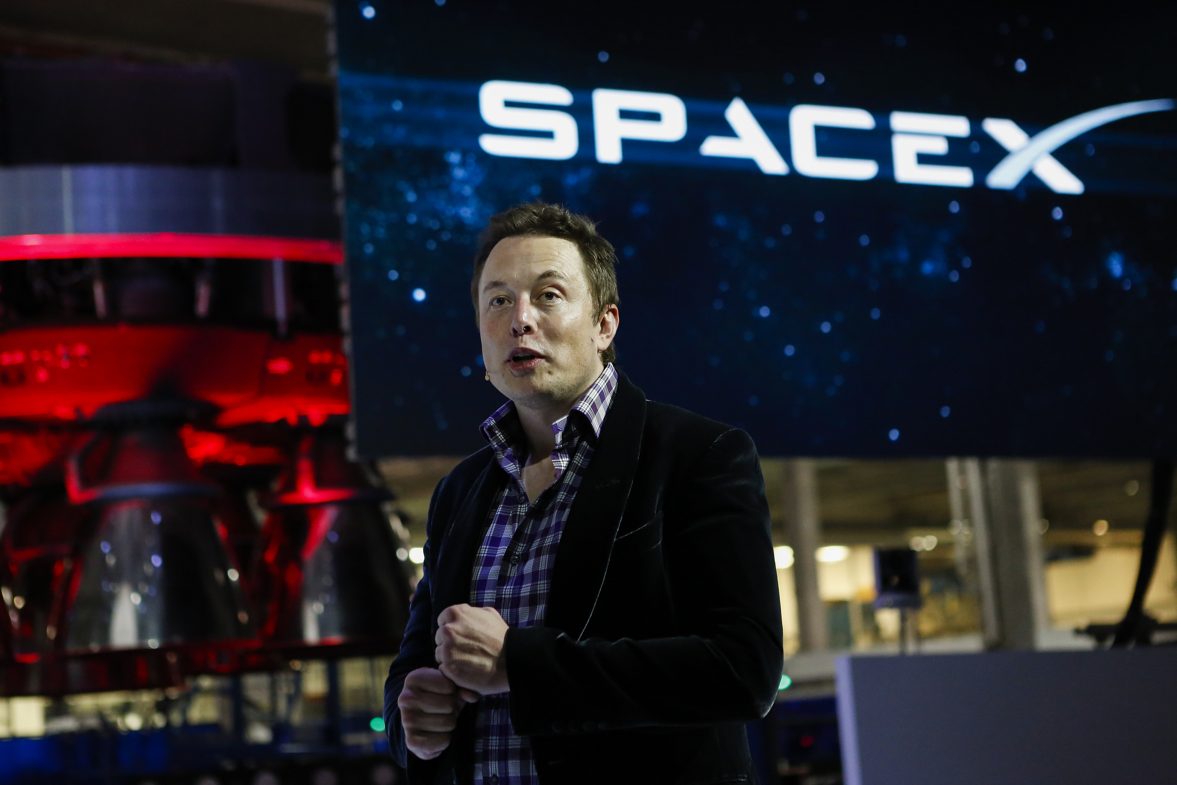 SpaceX CEO Elon Musk Unveils The Dragon V2 Space Taxi