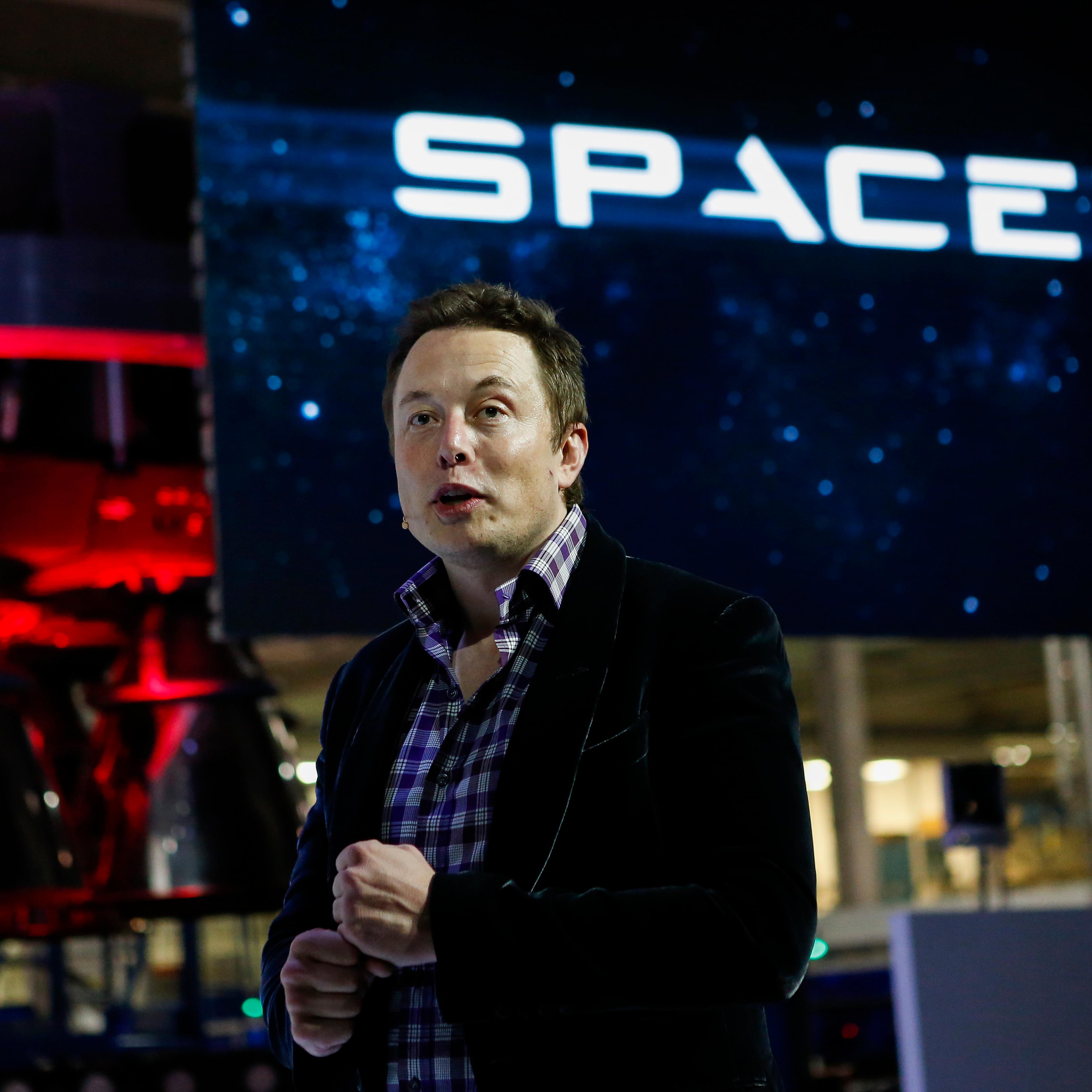 SpaceX CEO Elon Musk Unveils The Dragon V2 Space Taxi