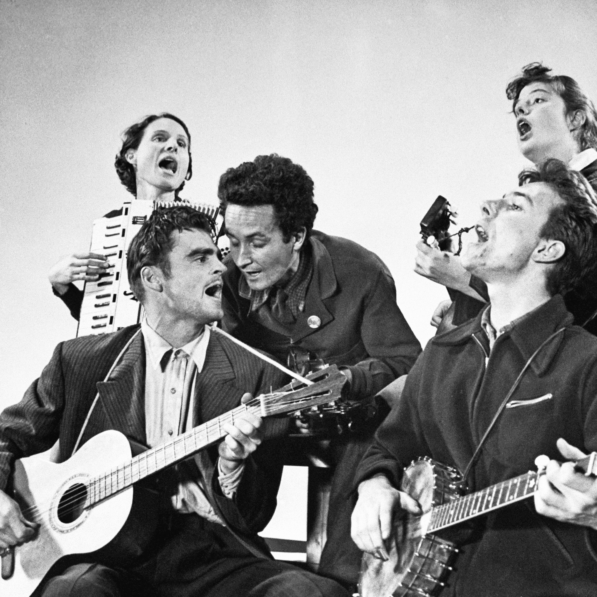 Woody Guthrie Pete Seeger