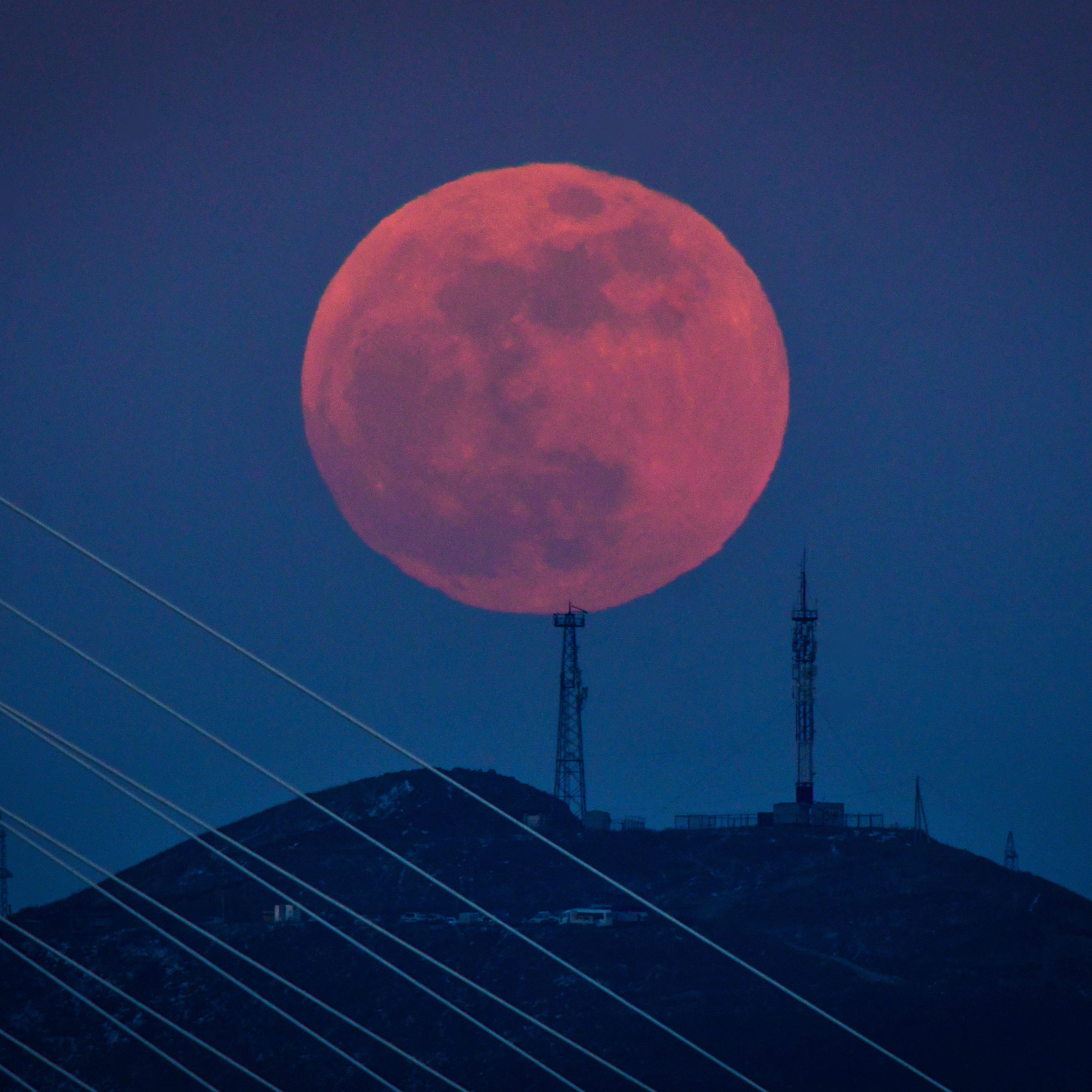 Red supermoon in Russia's Far East