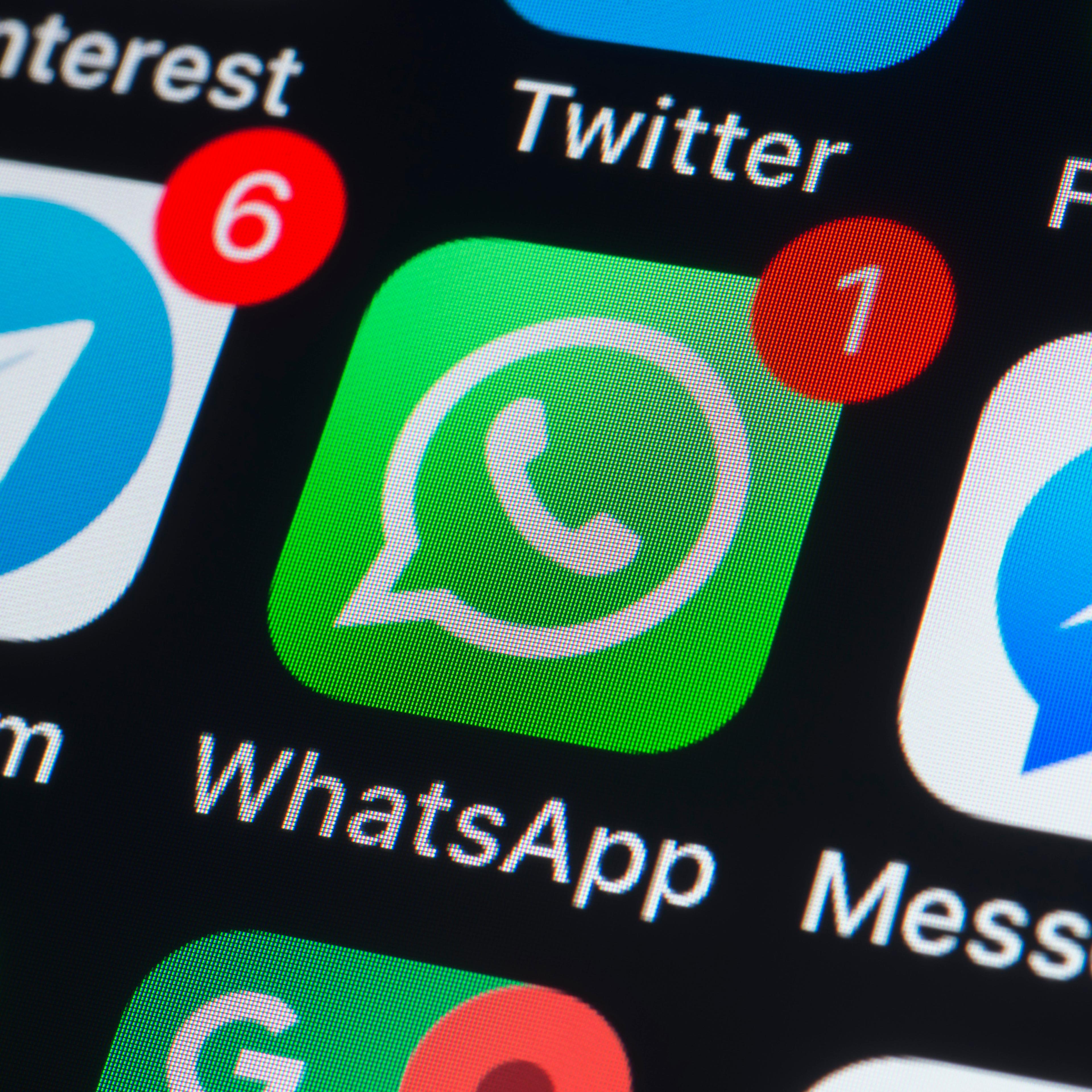 Whatsapp, Messenger, Telegram and other phone chat Apps on iPhone screen