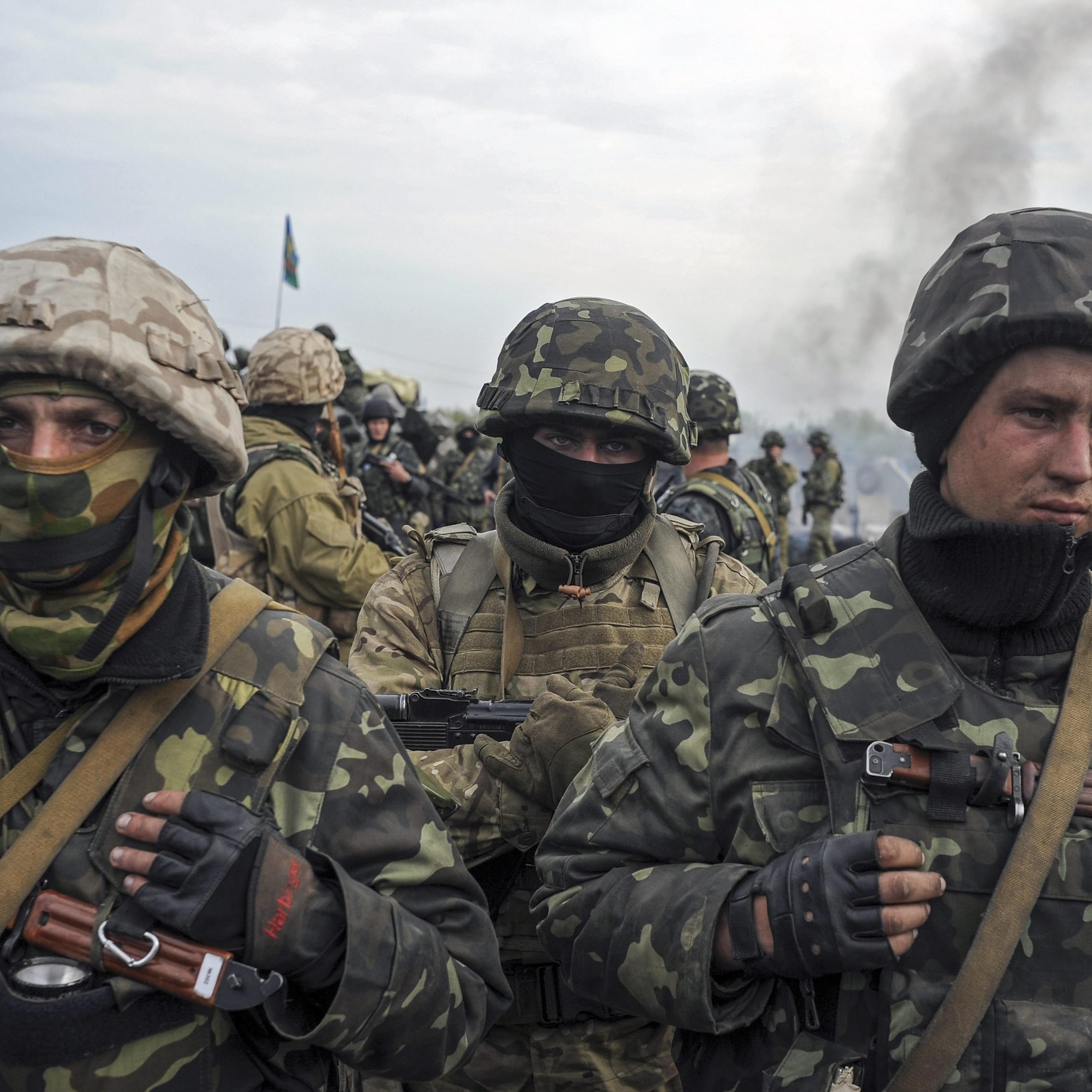 Ukrainian soldiers near a checkpoint not far from Slavyansk, May 2, 2014.