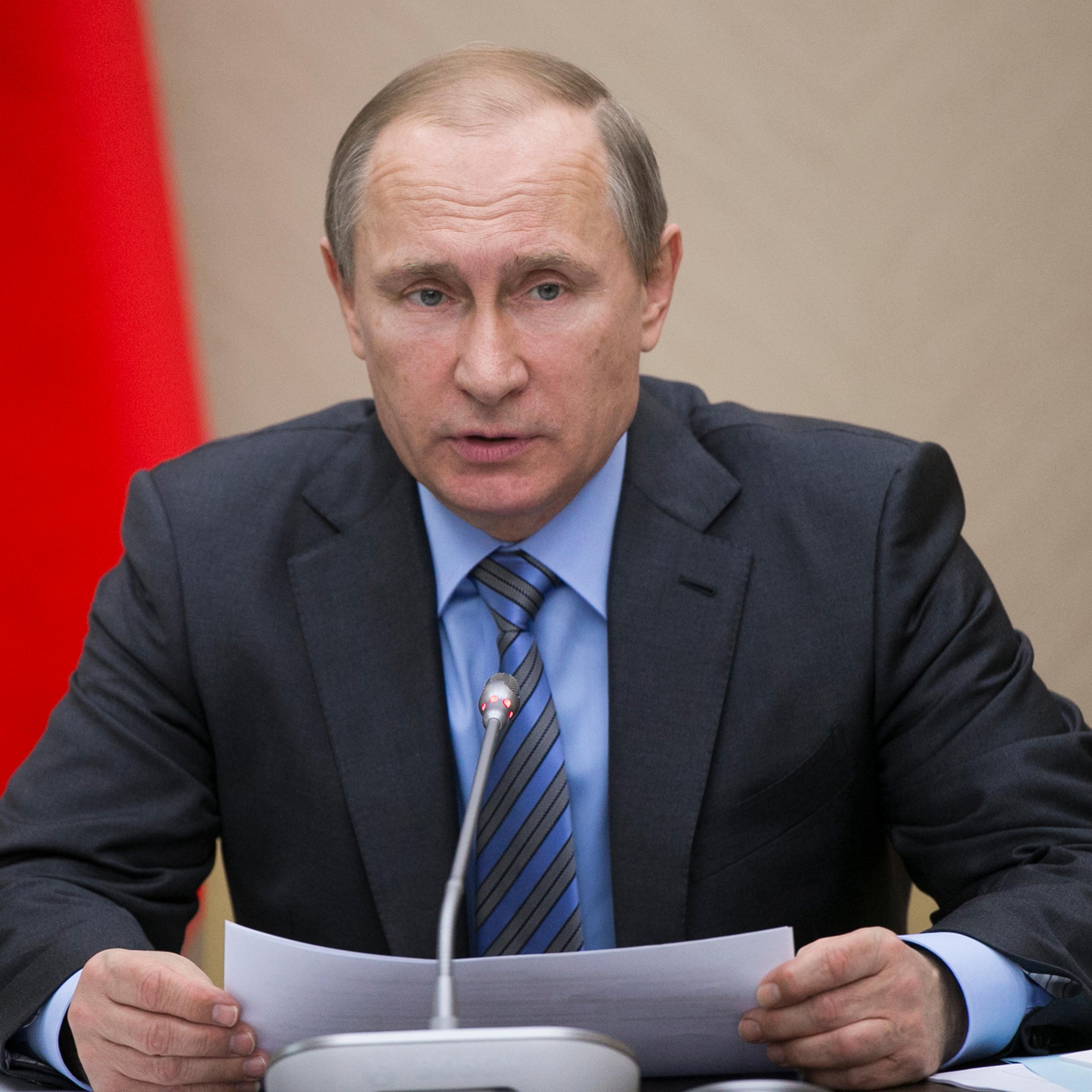 Russian President Vladimir Putin attends his weekly meeting with members of Govenment at Novo-Ogaryovo State Residence in Moscow on March 30, 2016.