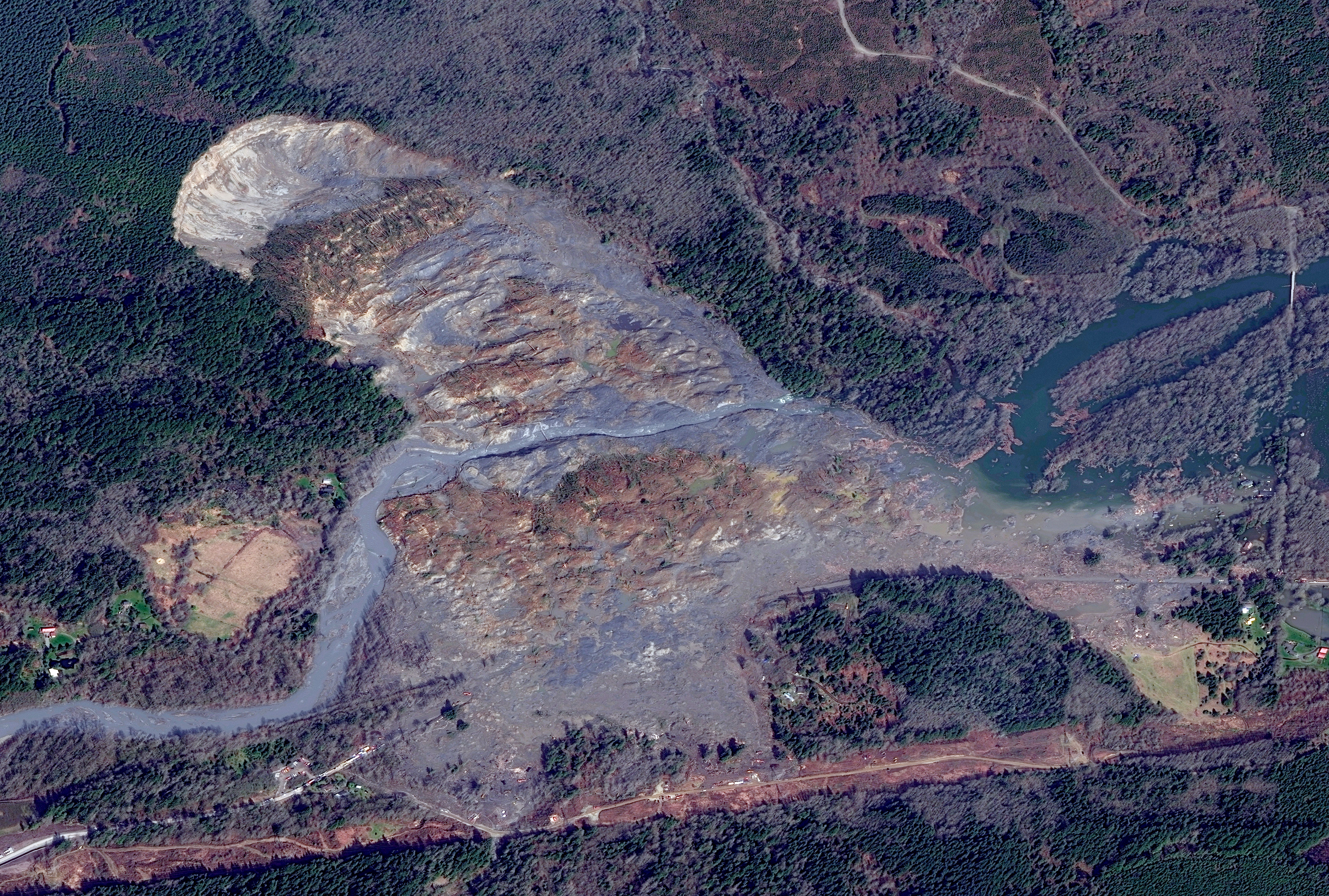 A DigitalGlobe close-up satellite imagery of the Osa, Washington mudslide area after the March 2014 tragedy. Imagery collected on March 31st, 2014.