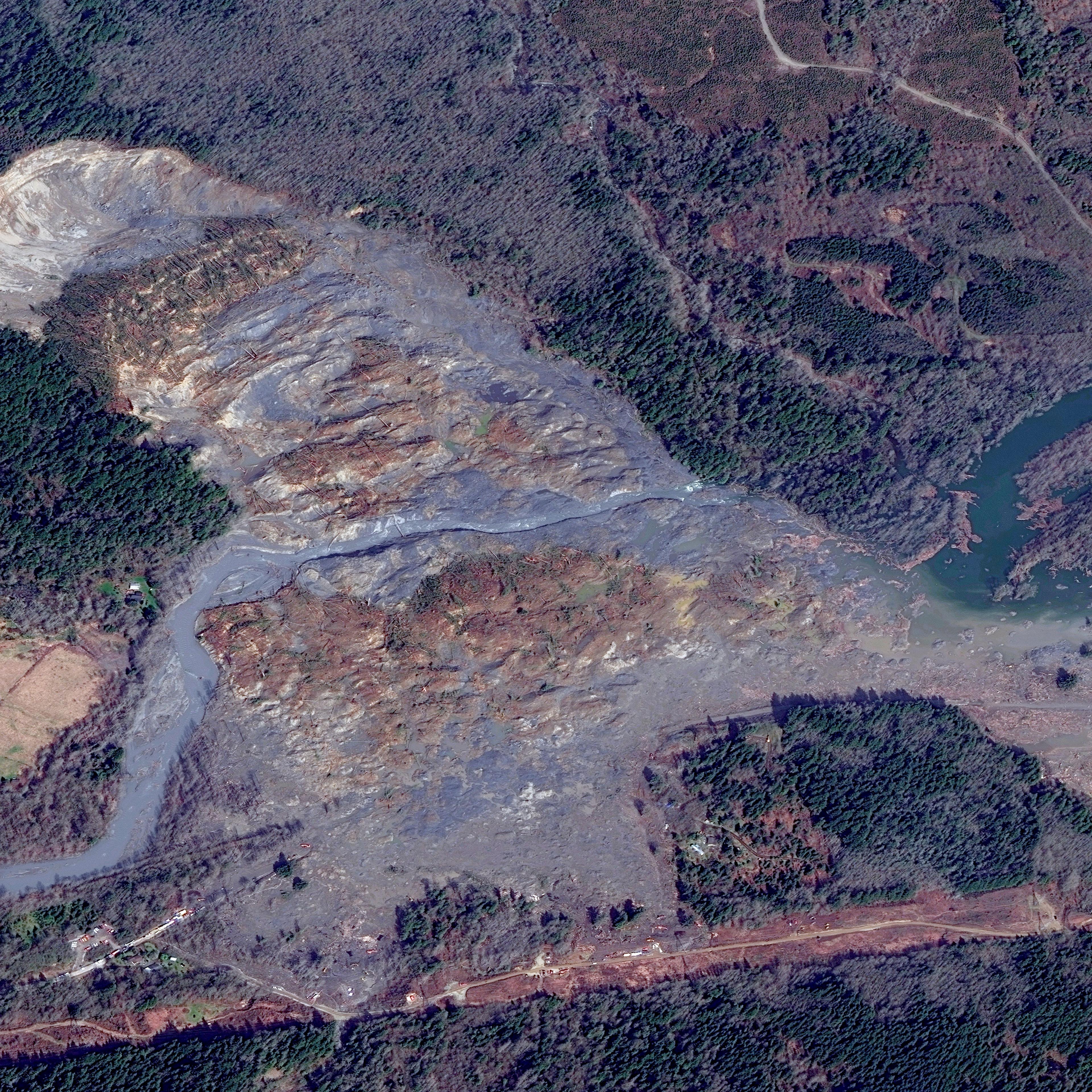A DigitalGlobe close-up satellite imagery of the Osa, Washington mudslide area after the March 2014 tragedy. Imagery collected on March 31st, 2014.