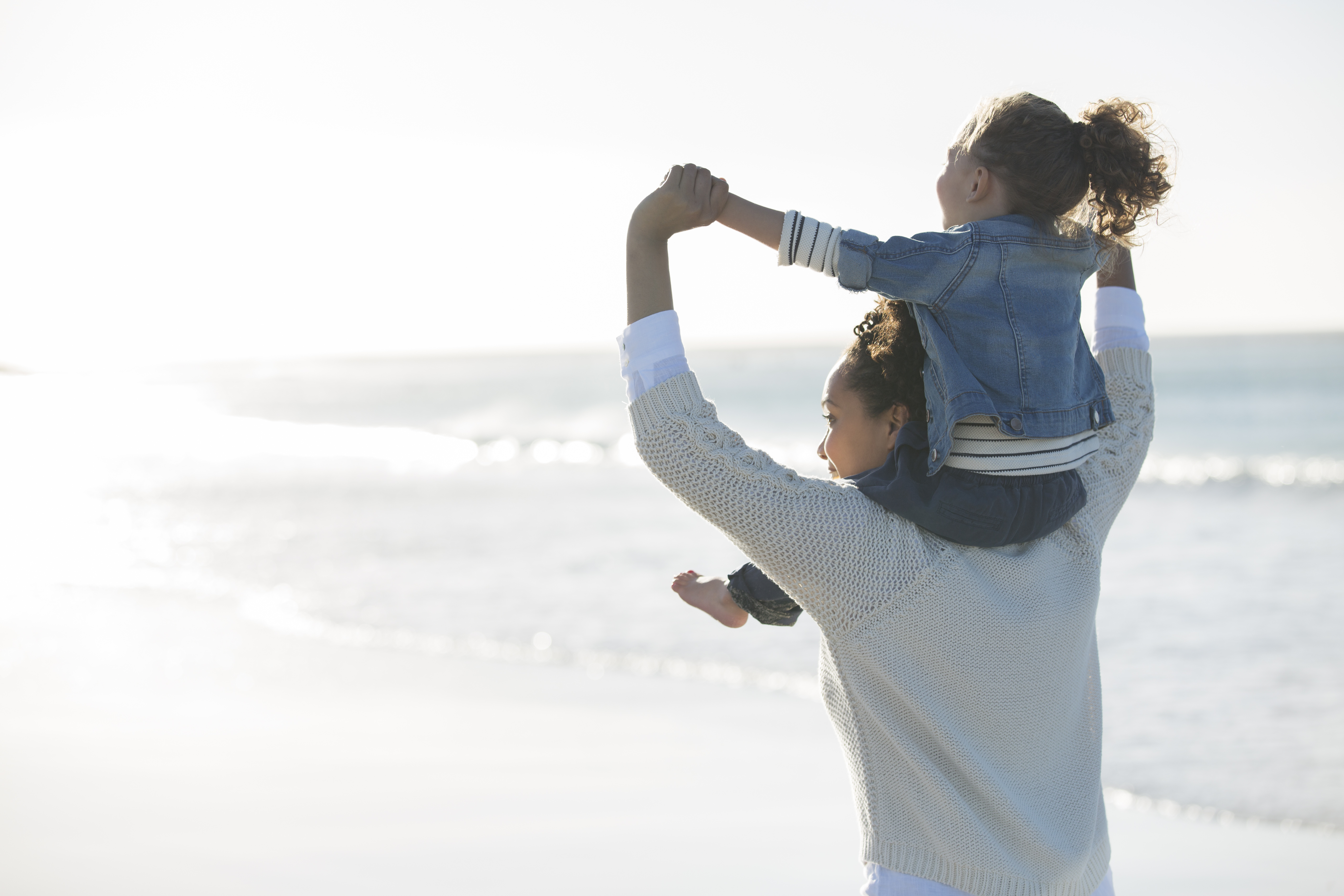 mother-daughter-beach