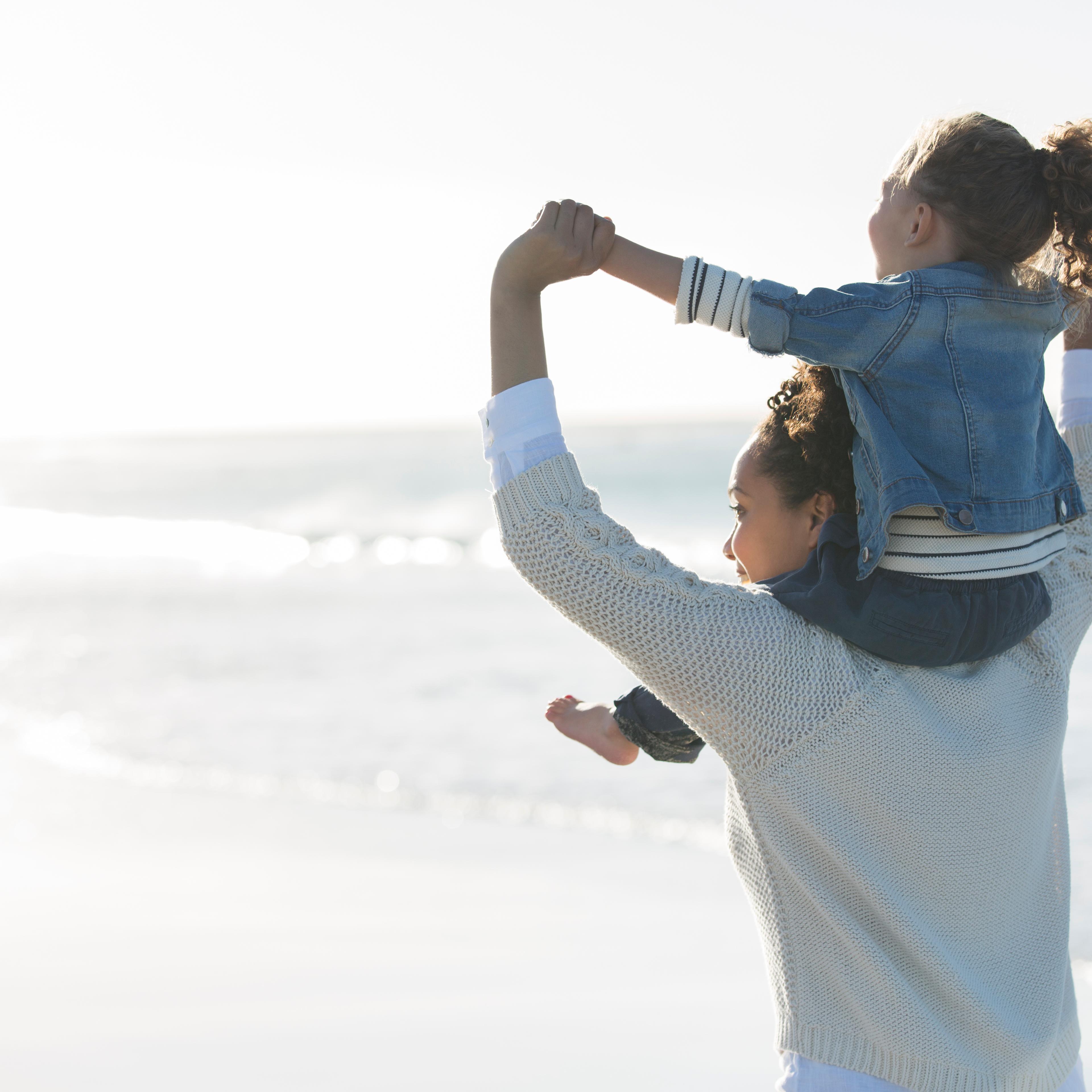mother-daughter-beach