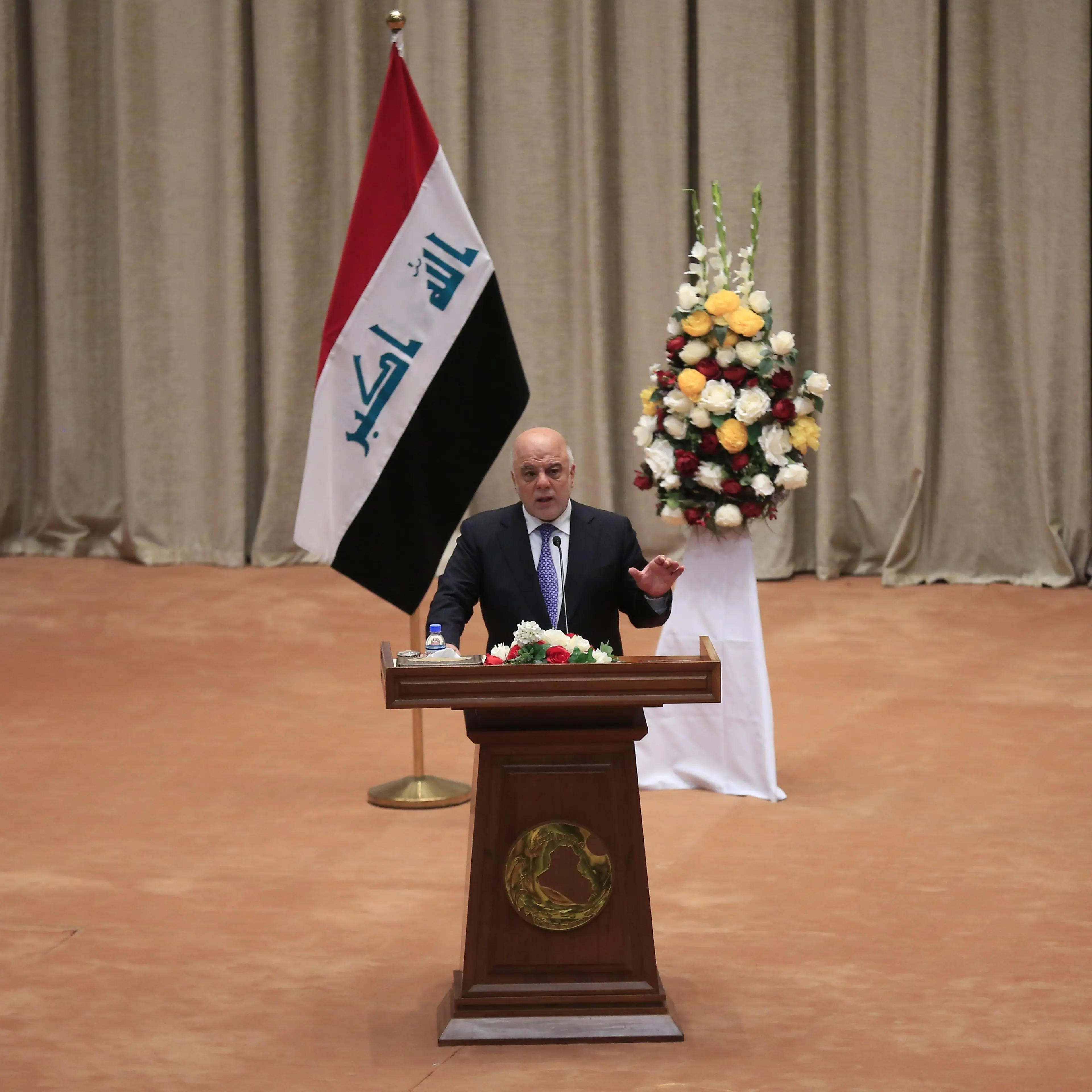 New Iraqi parliament convenes for 1st time since polls