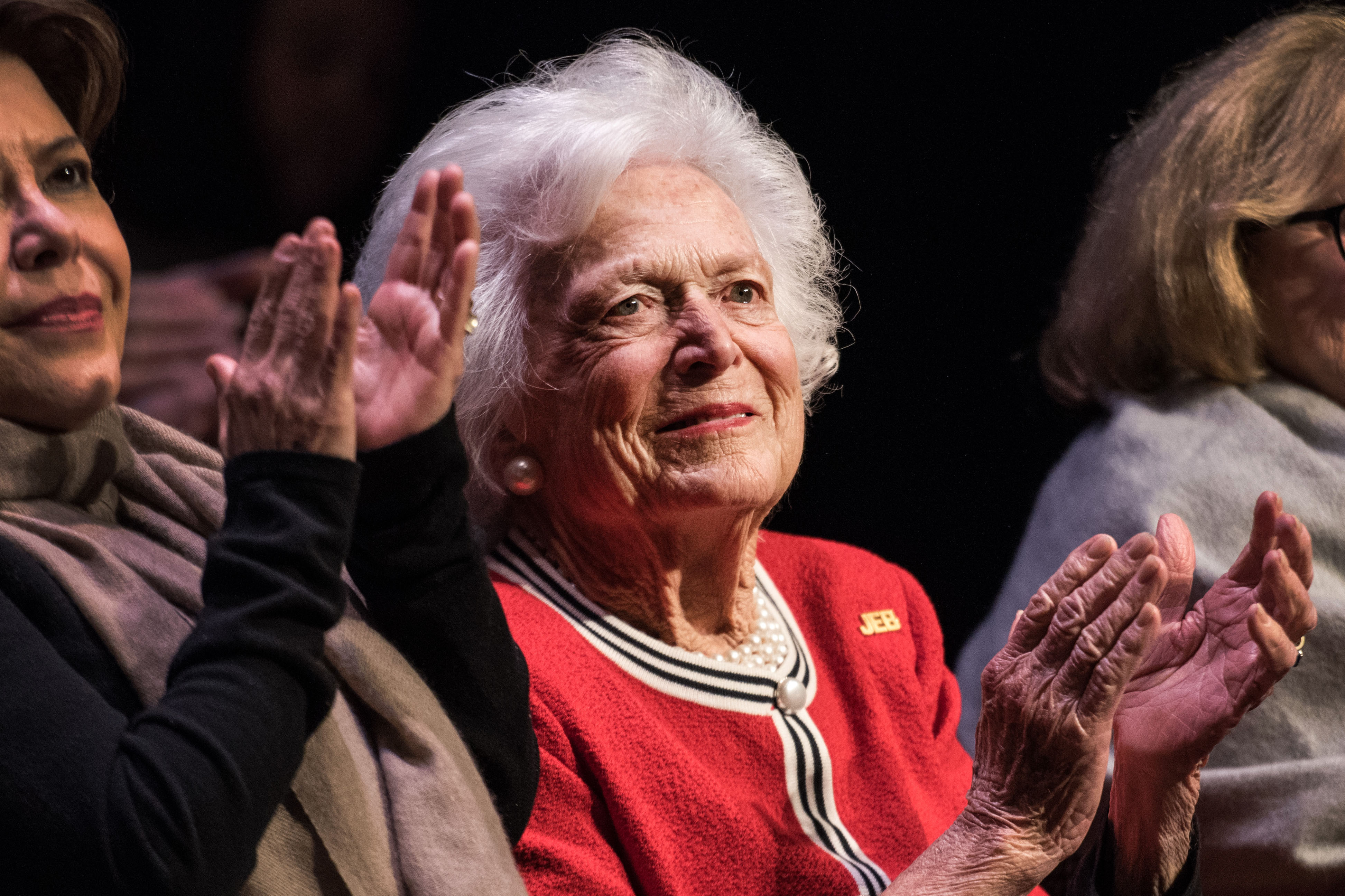 Former first lady Mrs. Barbara Bush applauds for Republican presidential candidate Jeb Bush