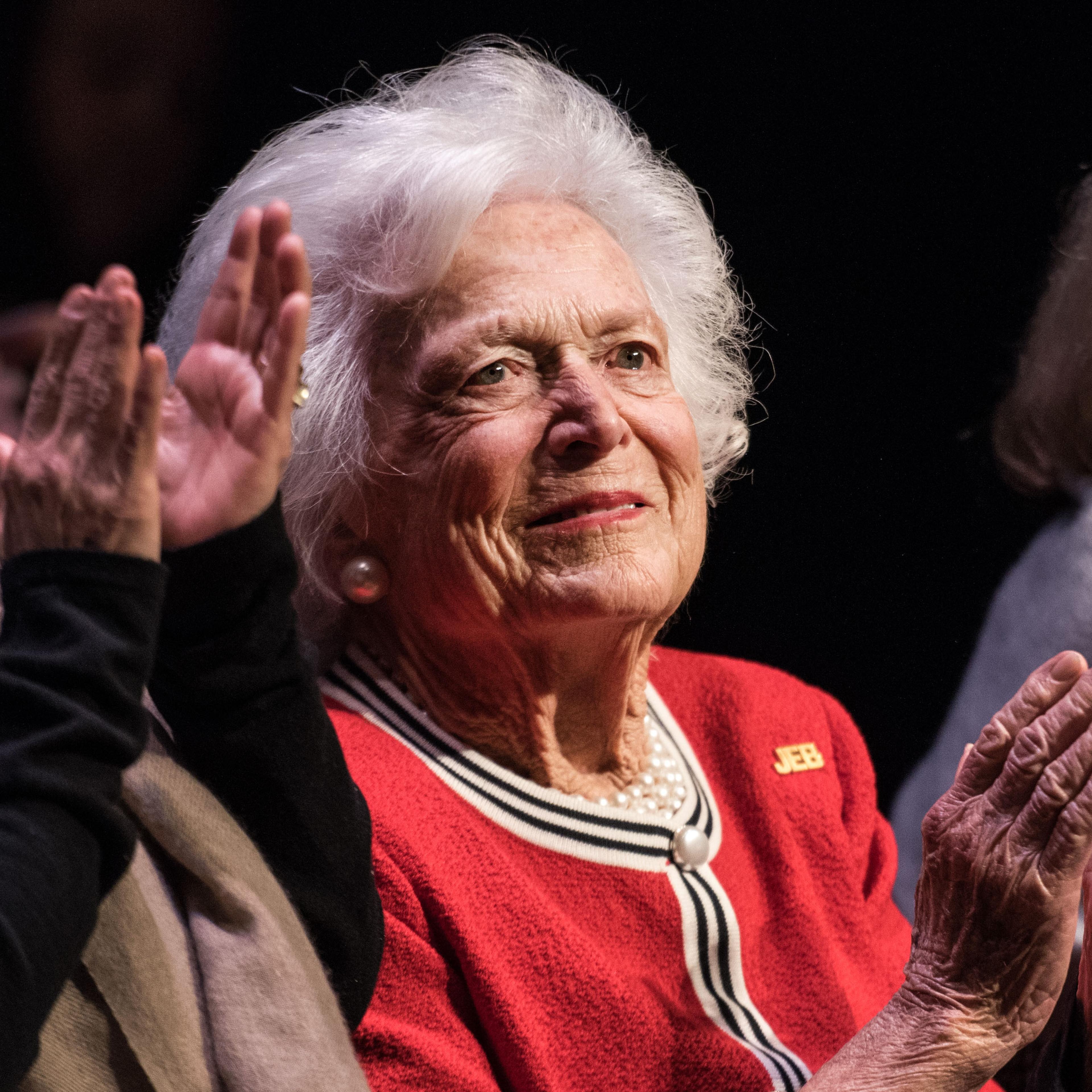 Former first lady Mrs. Barbara Bush applauds for Republican presidential candidate Jeb Bush