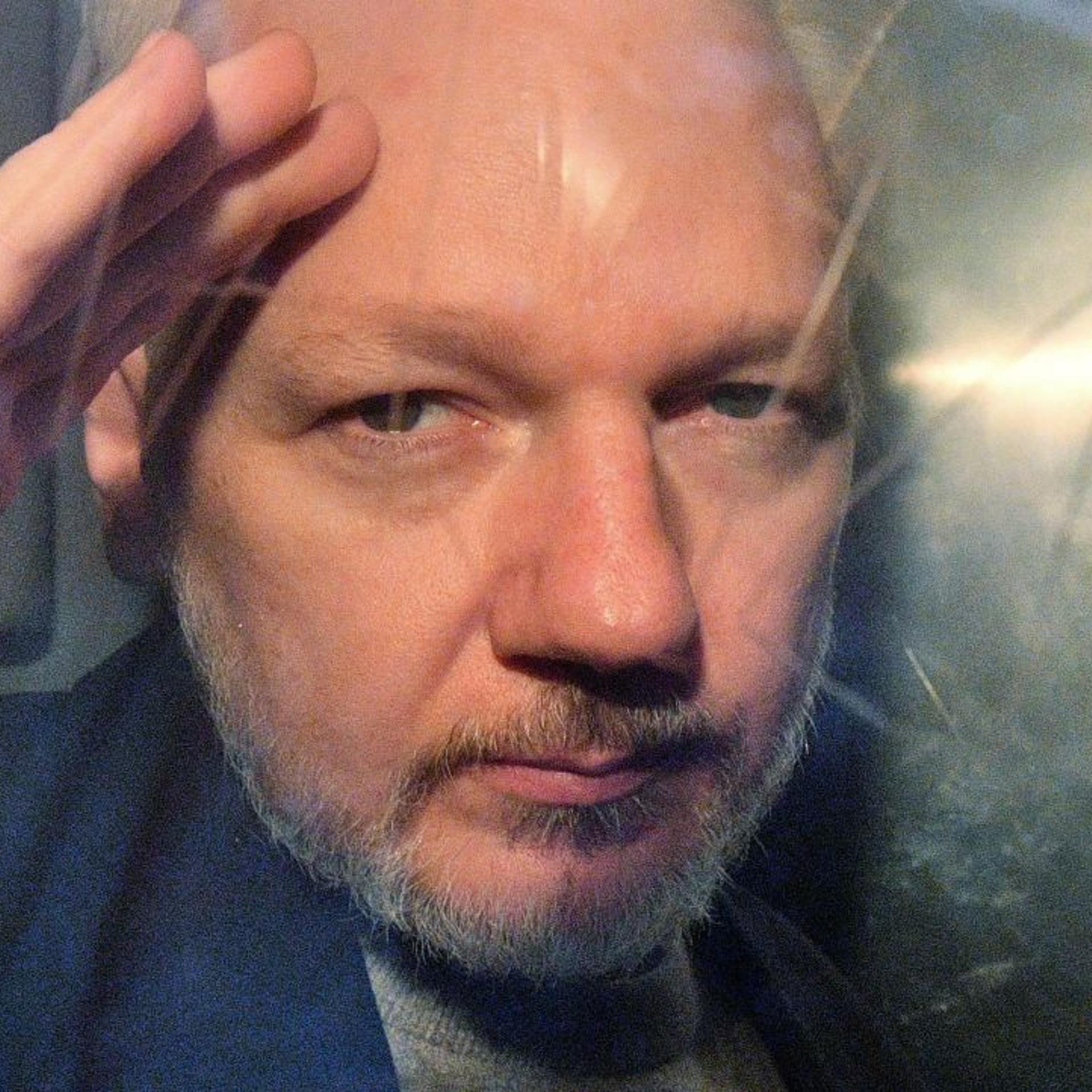TOPSHOT-BRITAIN-US-ECUADOR-AUSTRALIA-DIPLOMACY-COURT-ASSANGE