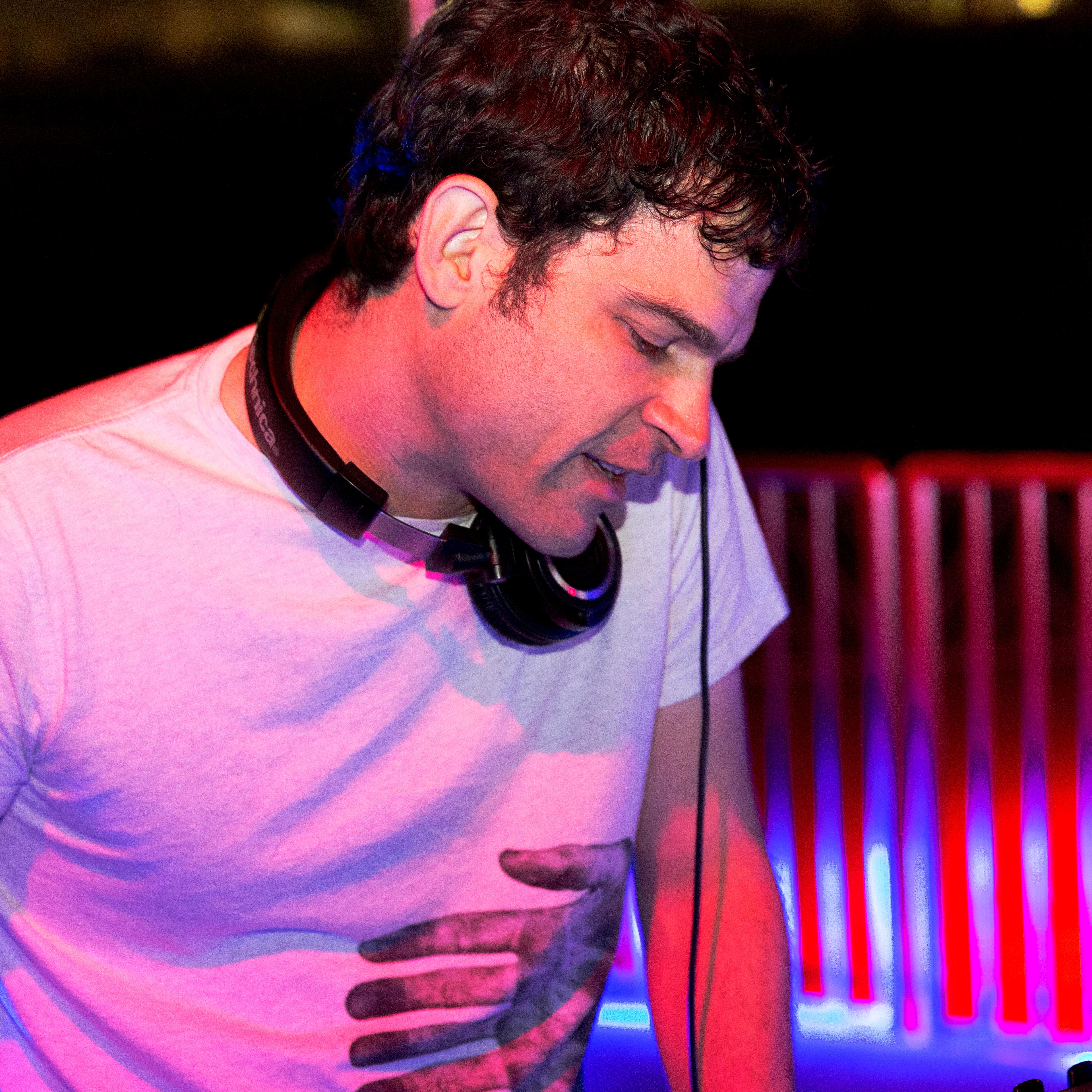 DJ Earworm