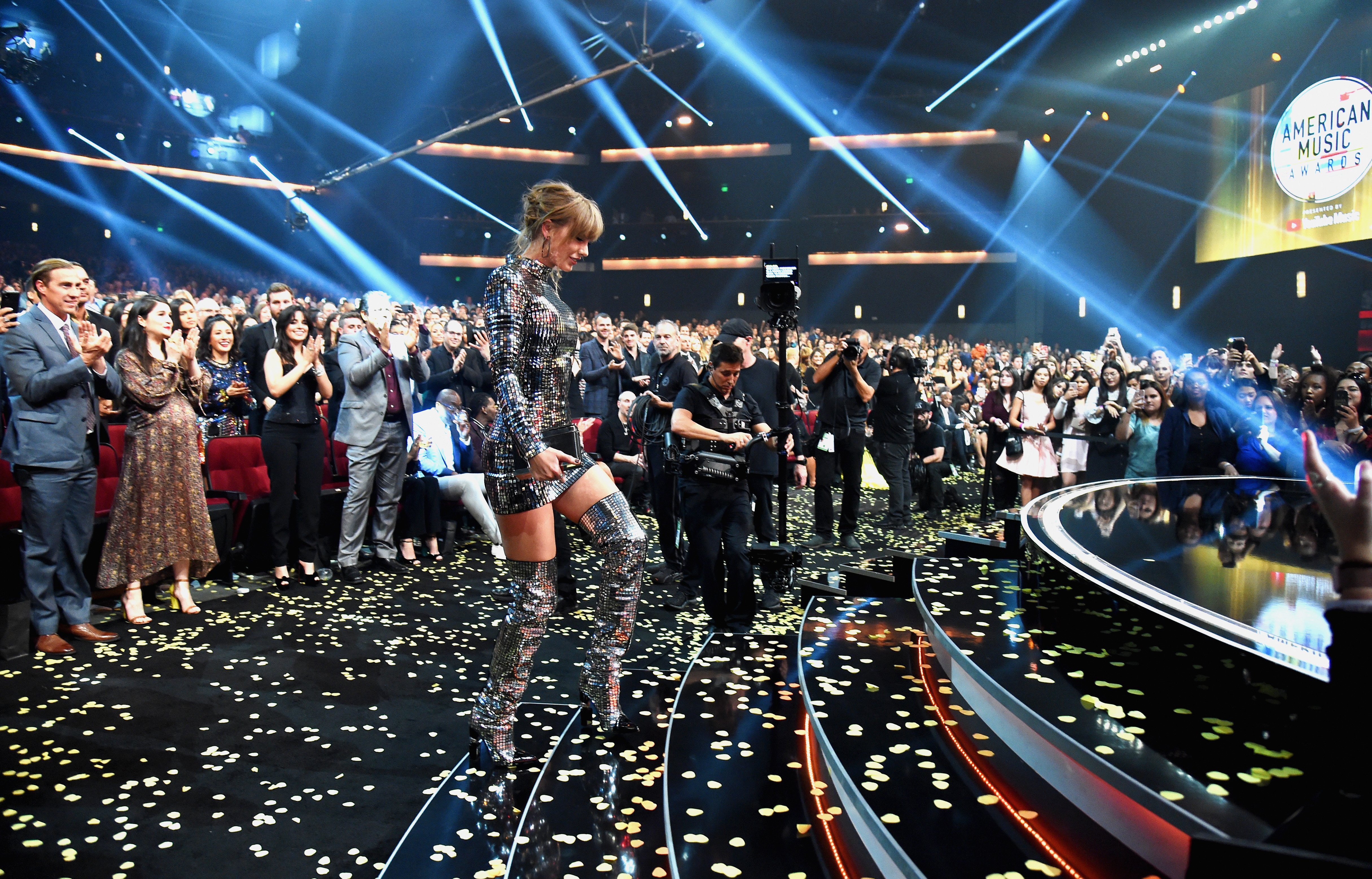 2018 American Music Awards - Inside