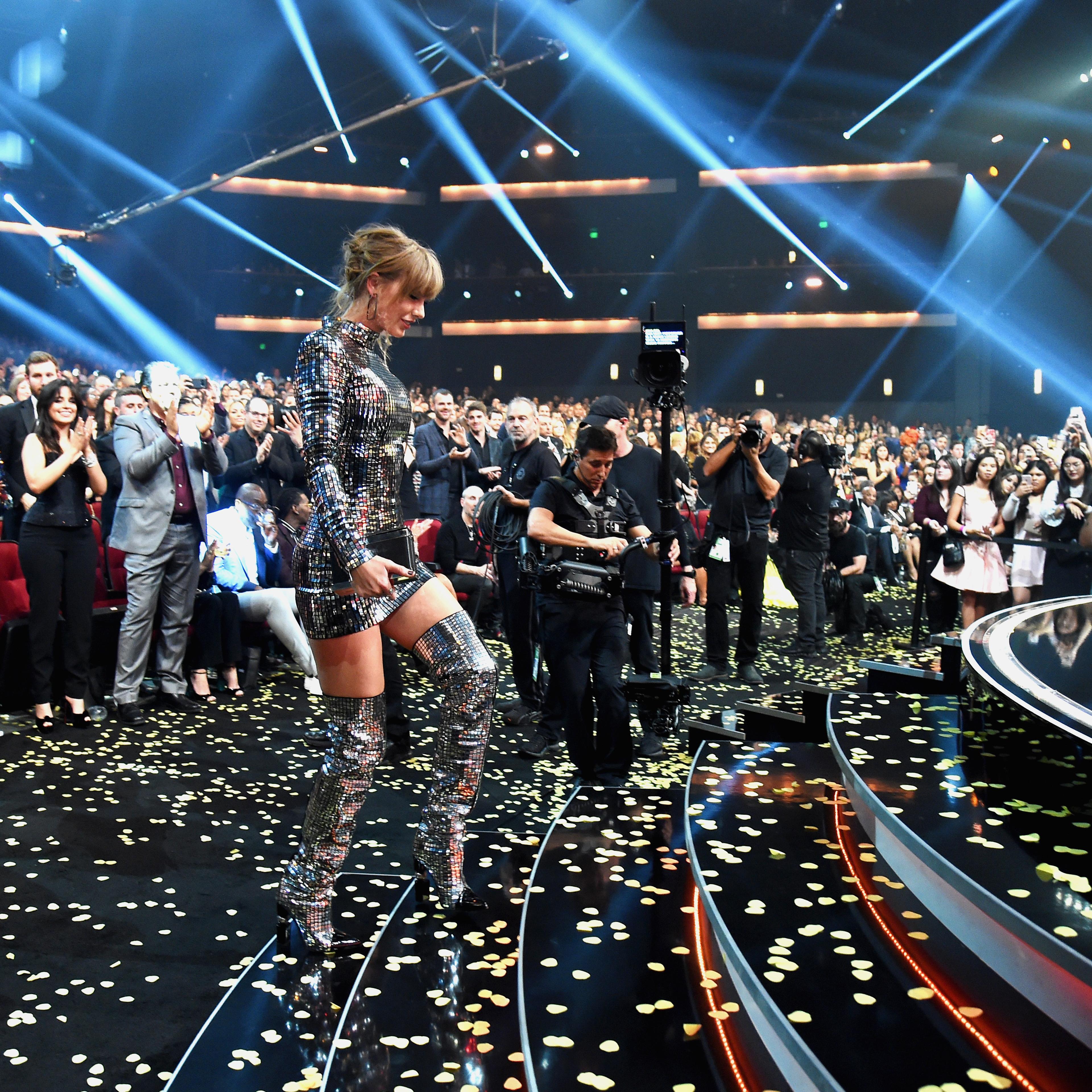 2018 American Music Awards - Inside