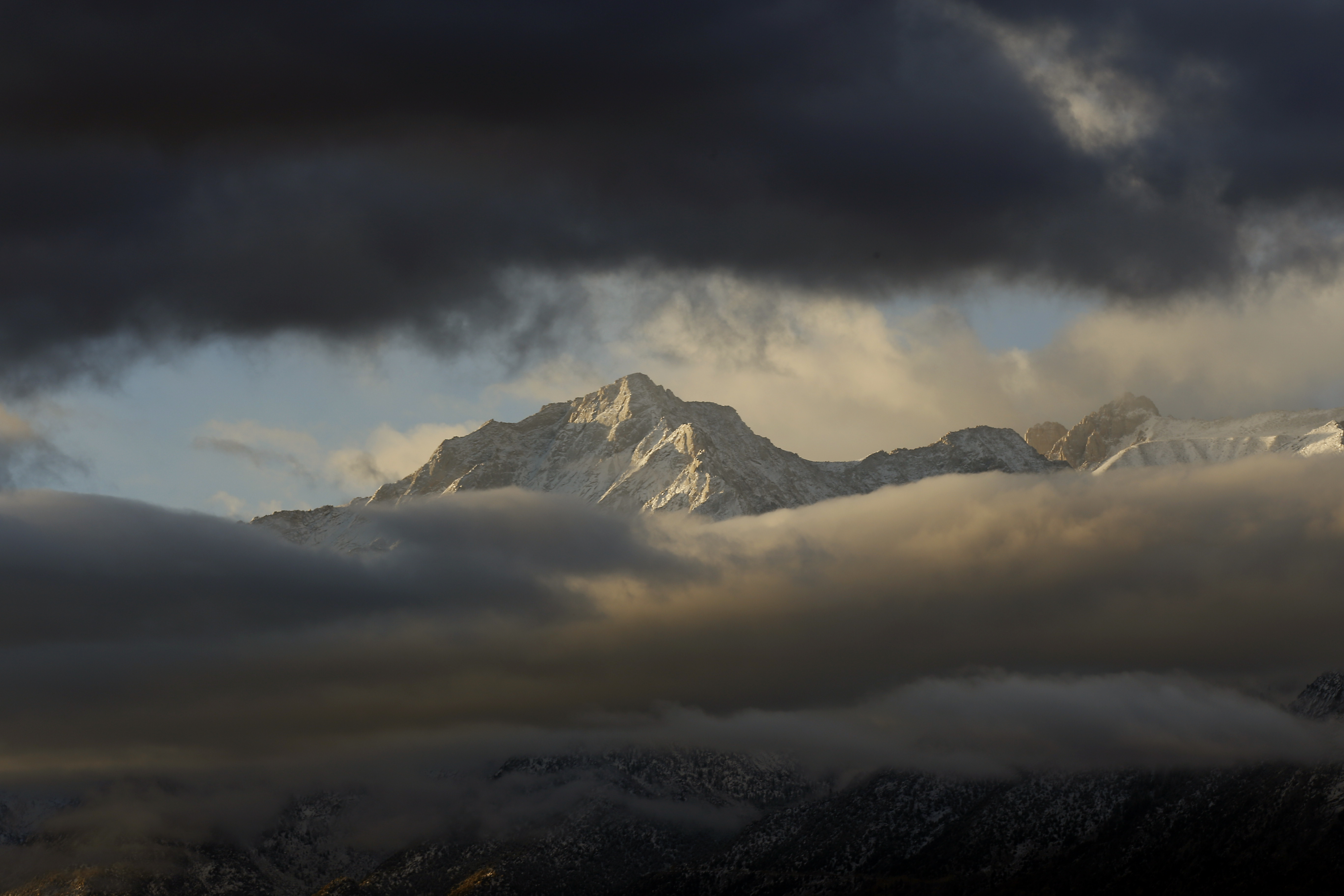 sierra nevada mountains snow california