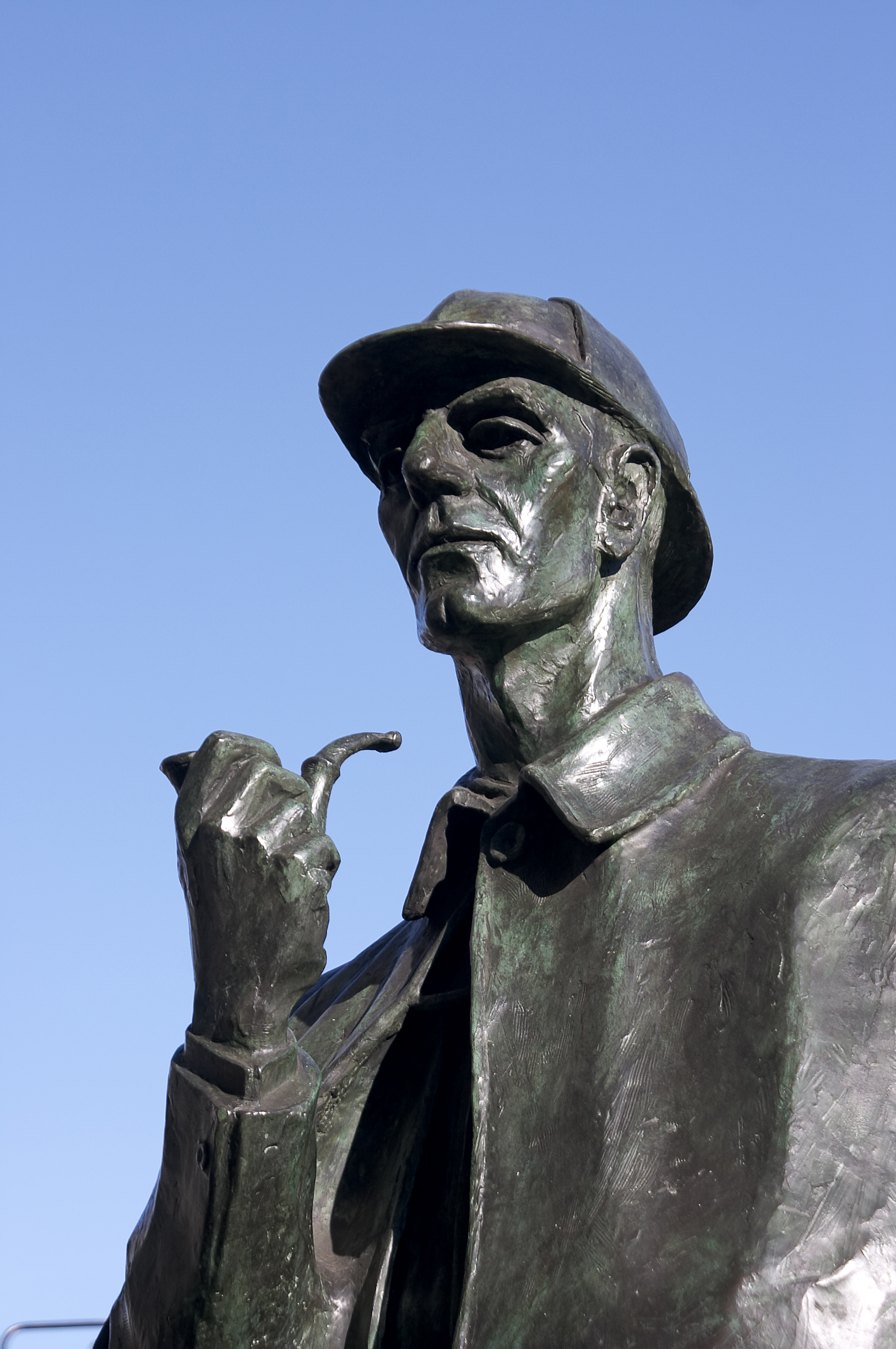 The Sherlock Holmes statue on Baker Street in London.