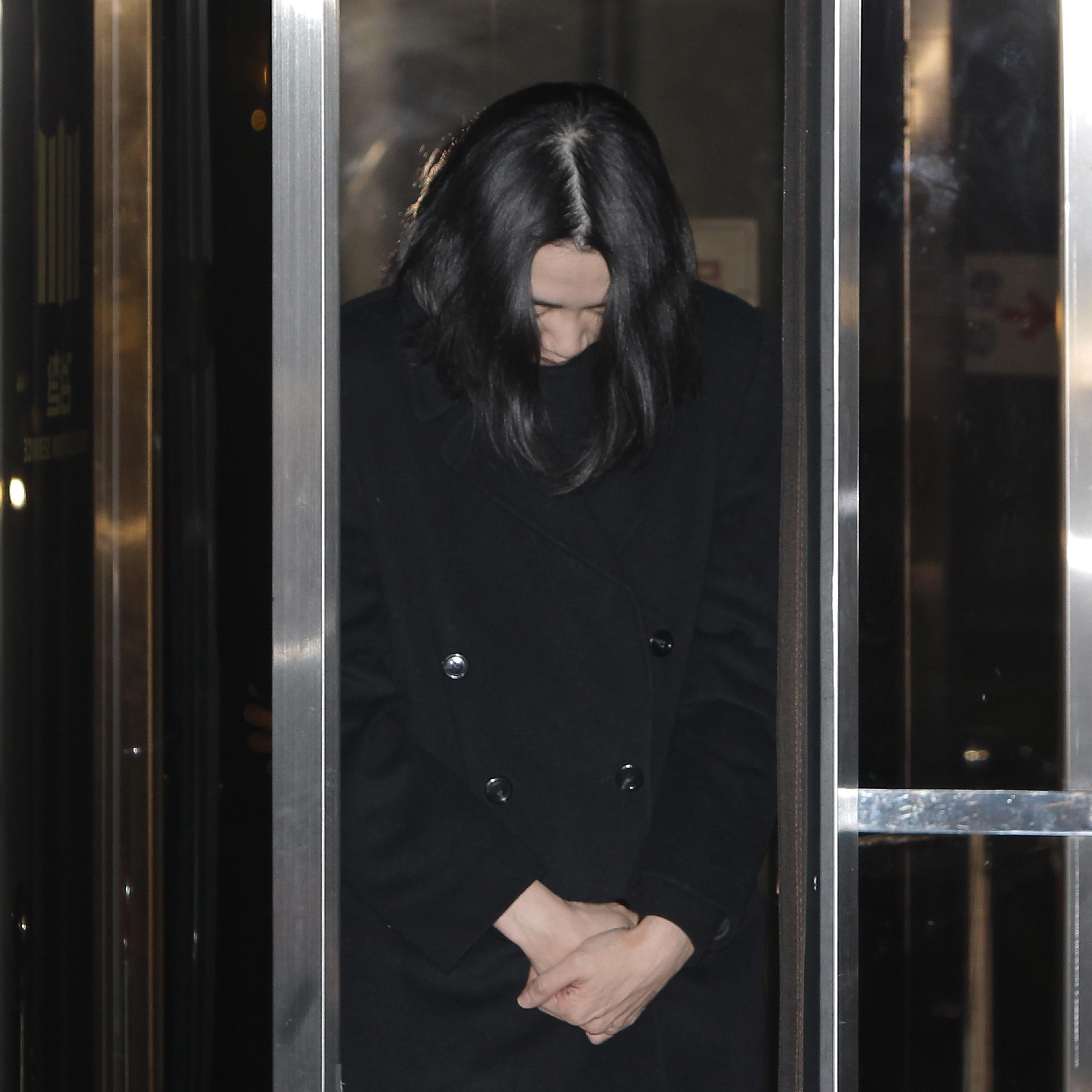 <> on December 30, 2014 in Seoul, South Korea. The Seoul court is expected to decide on December 30, 2014 whether to issue an arrest warrant for Cho, who resigned as vice president at the Korean Airline for delaying an airplane to take off over how