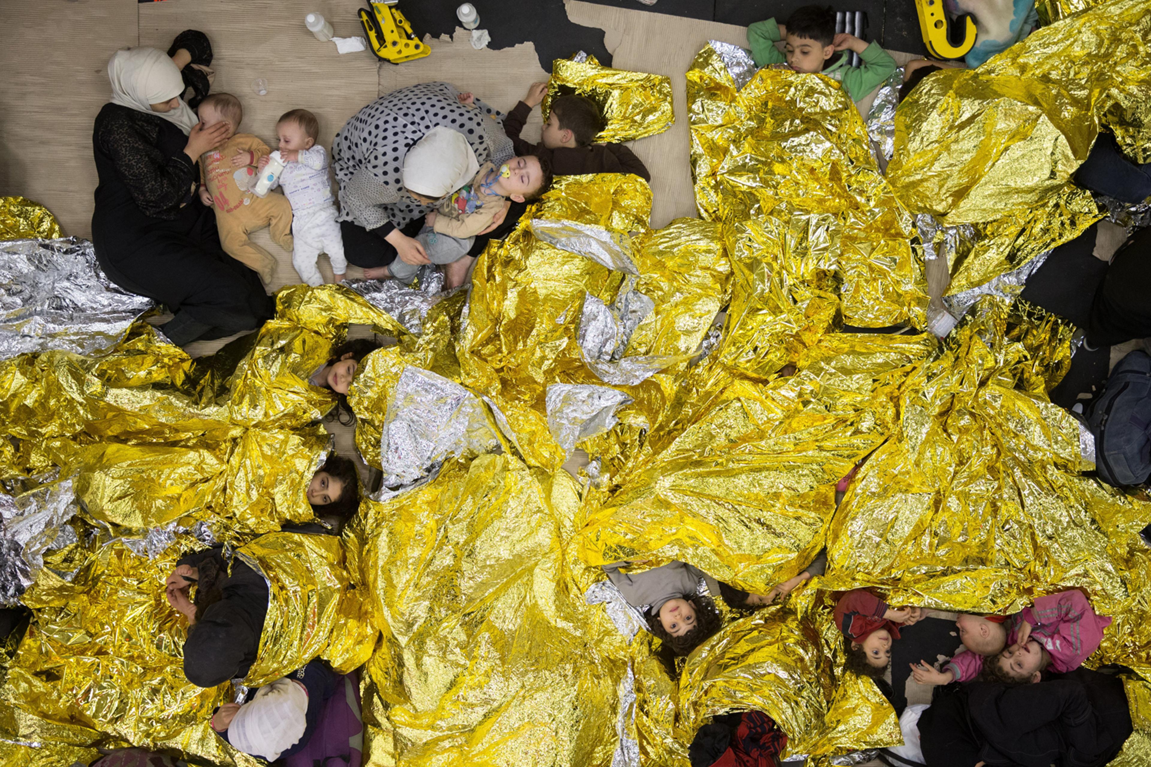 Italian navy rescue asylum seekers