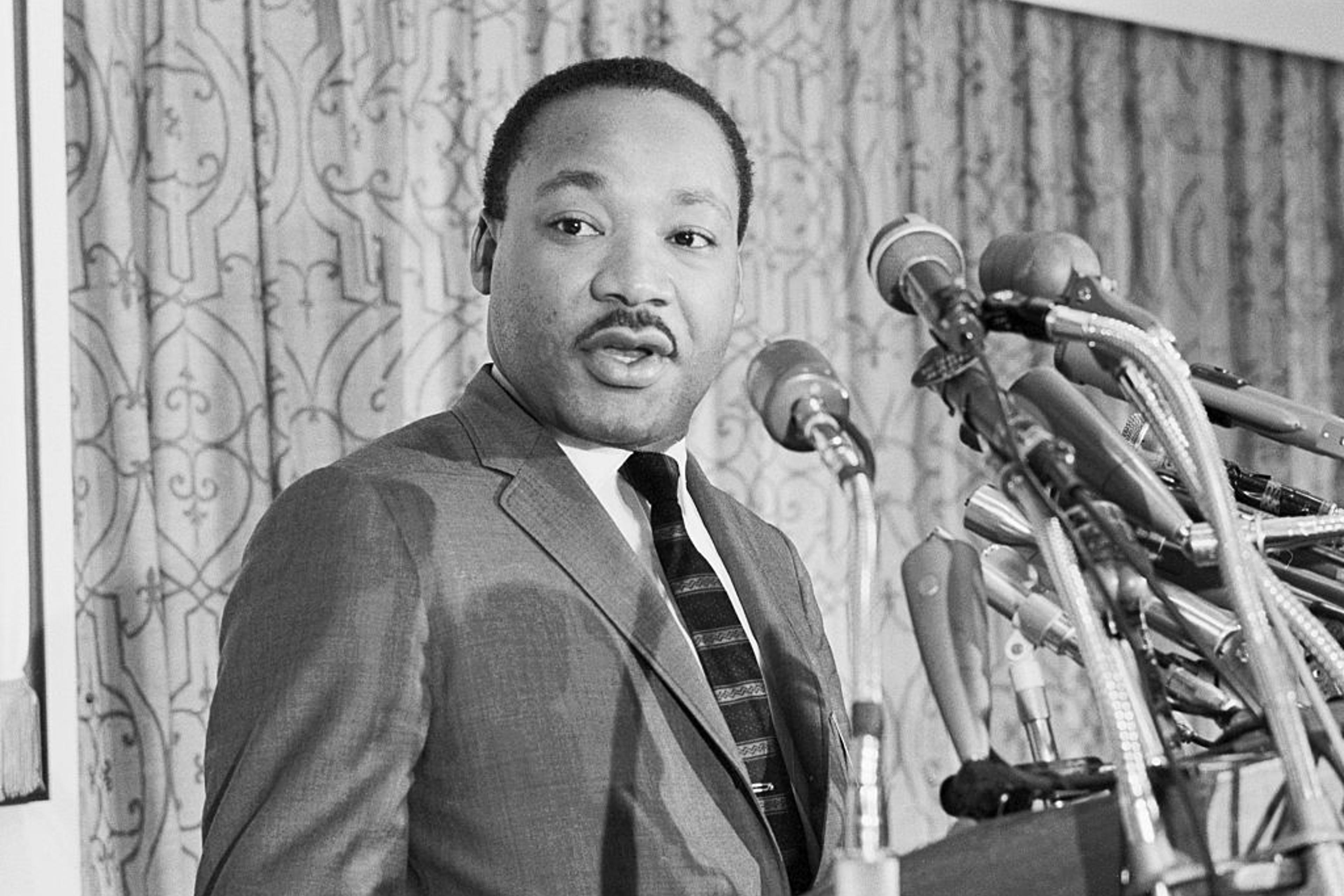 Martin Luther King Speaking in Chicago