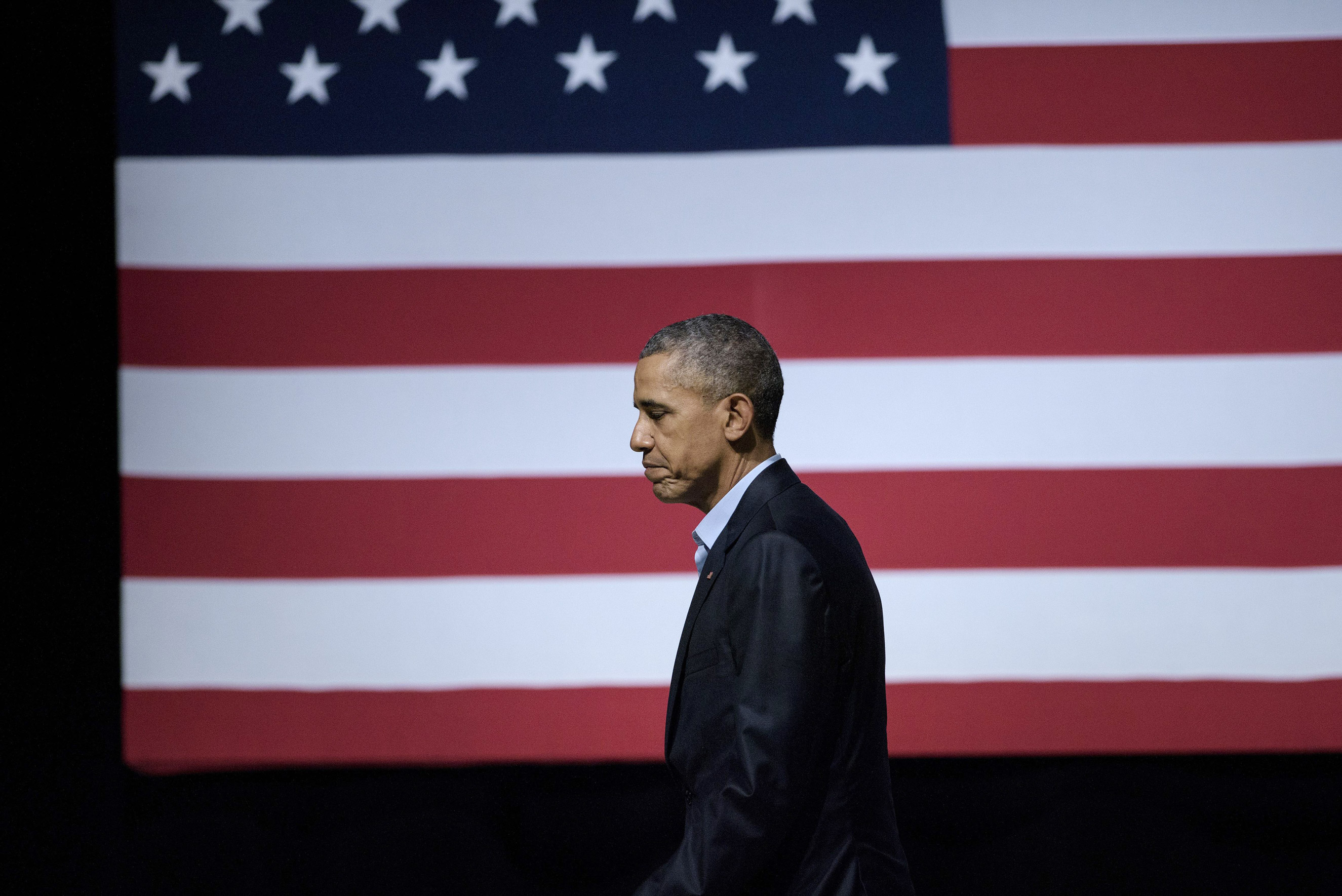 US President Barack Obama leaves after speaking at a Democratic National Committee event at the Warfield Theater on Oct. 10, 2015 in San Francisco.