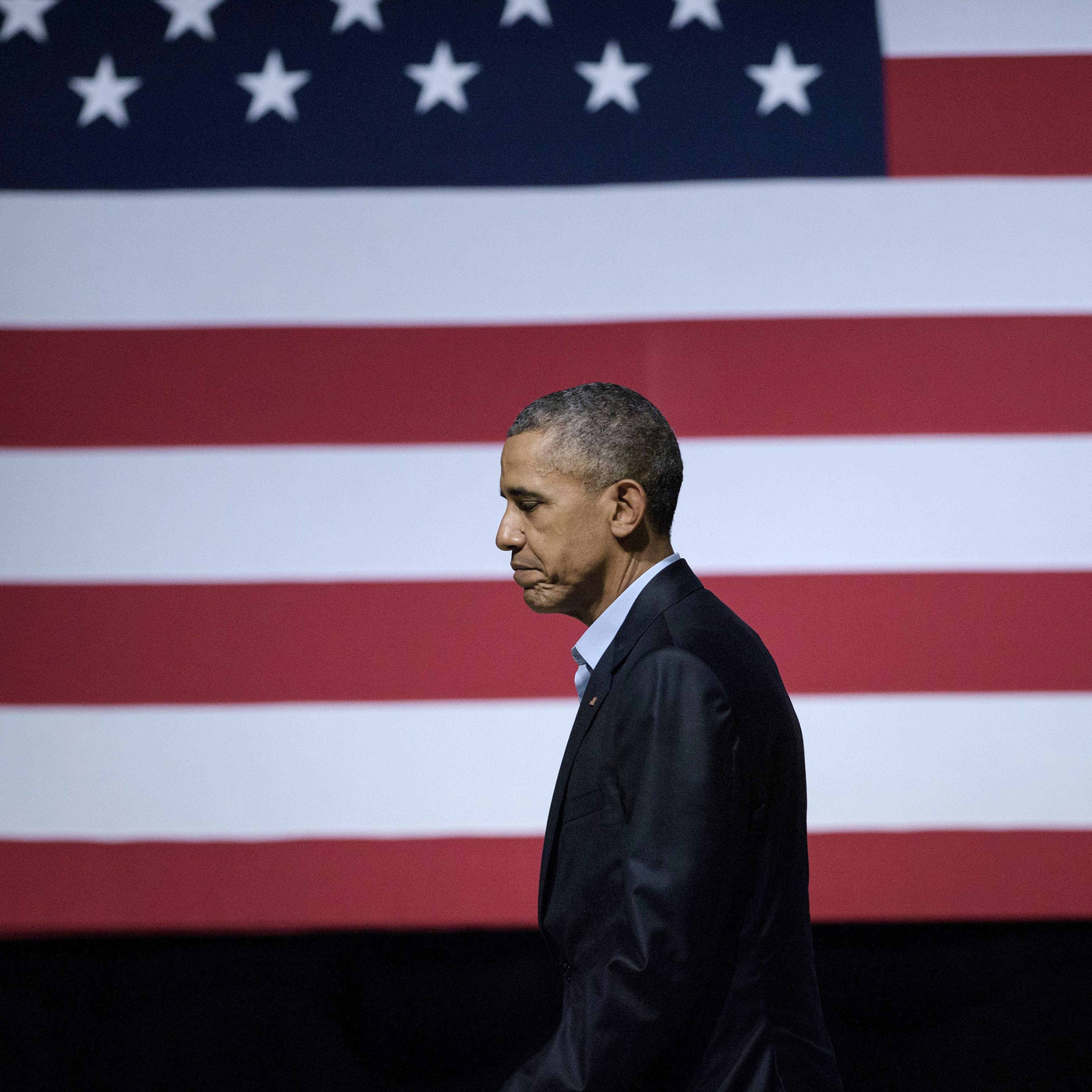US President Barack Obama leaves after speaking at a Democratic National Committee event at the Warfield Theater on Oct. 10, 2015 in San Francisco.