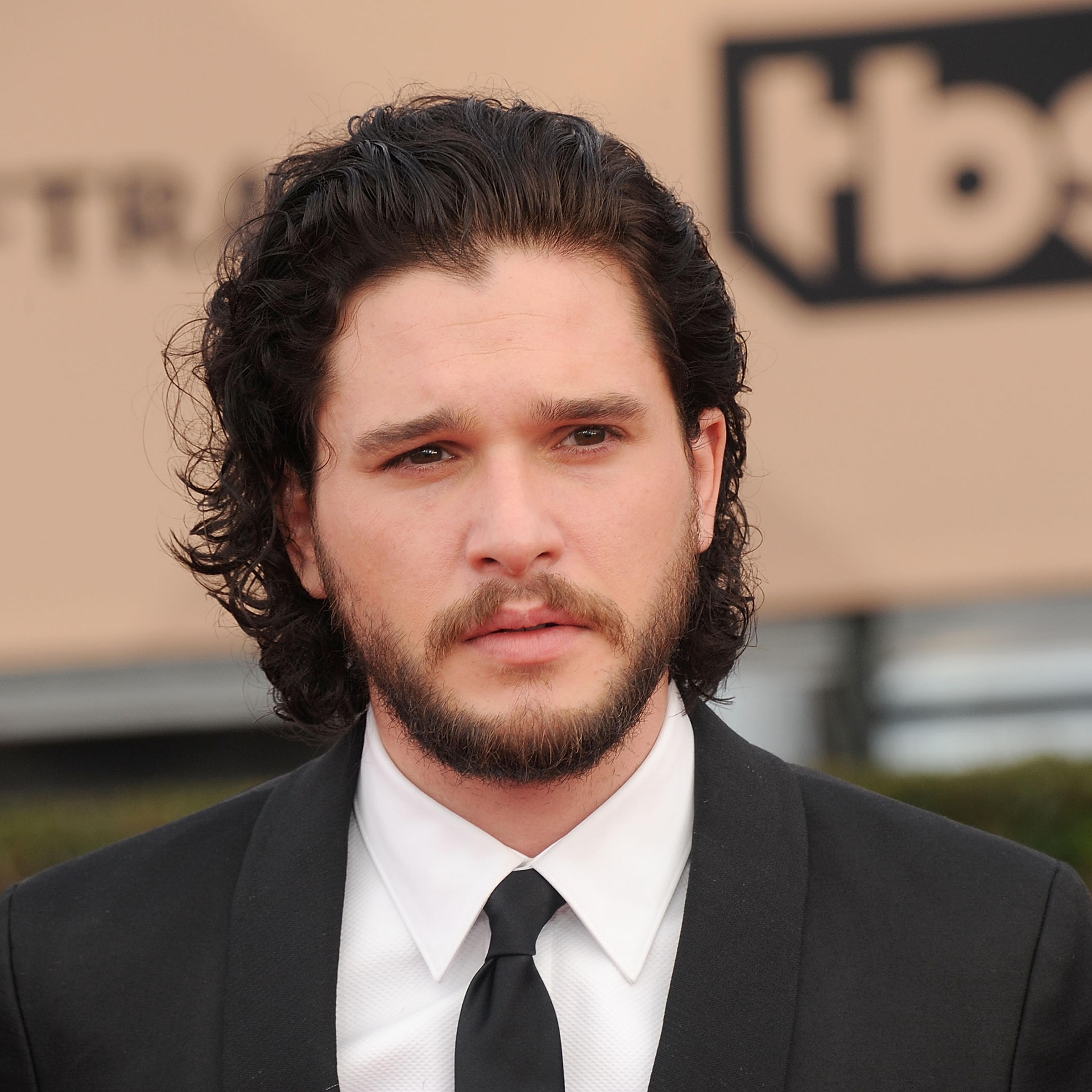 Actor Kit Harington arrives at the 22nd Annual Screen Actors Guild Awards at The Shrine Auditorium on January 30, 2016 in Los Angeles, California.