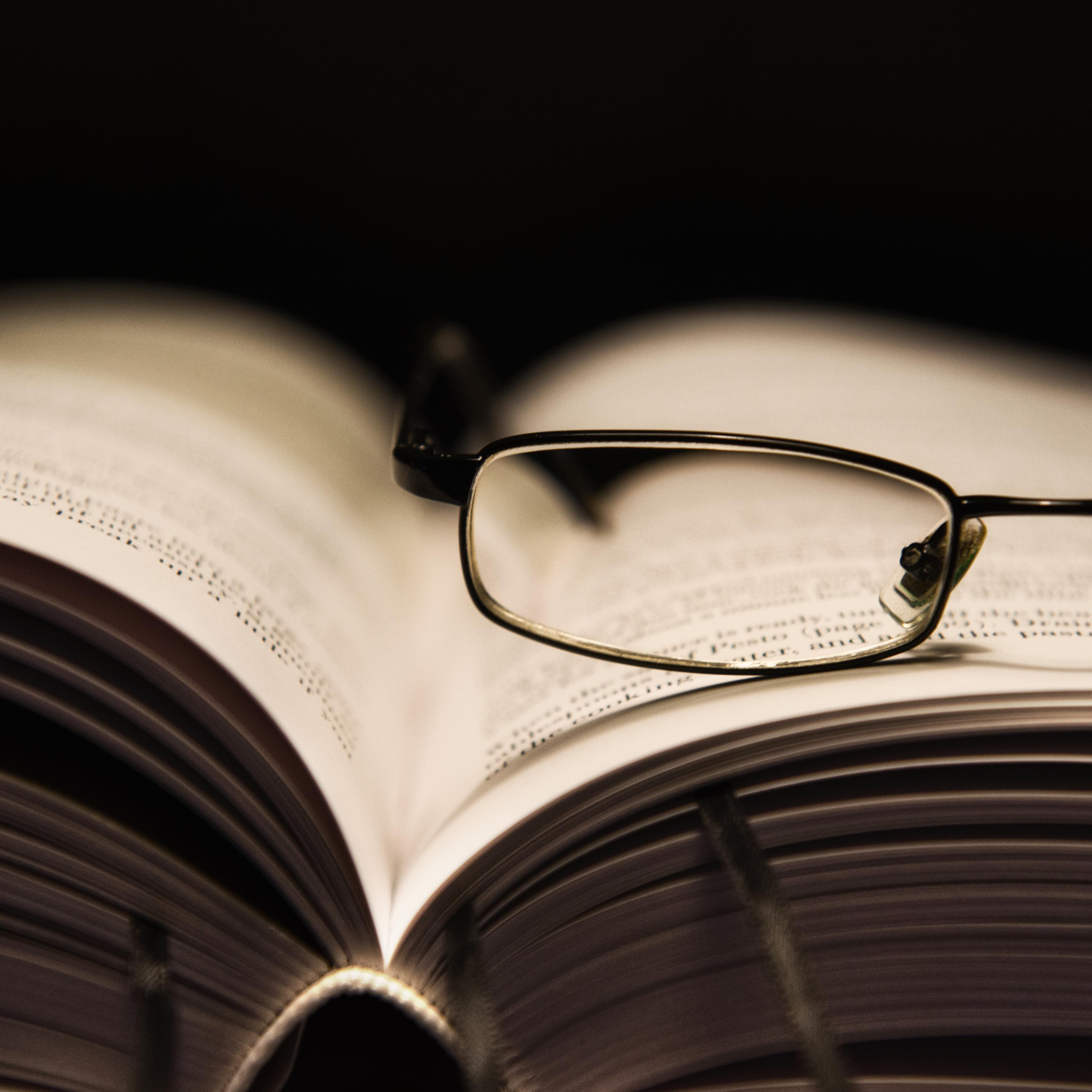 open-book-glasses