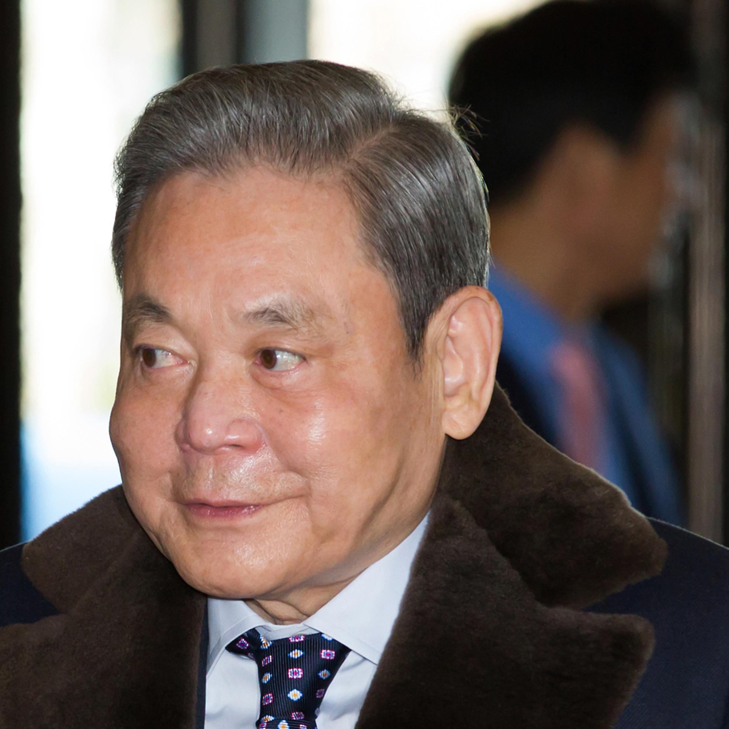 Samsung Chairman Lee Urges New Businesses as Economy Stays Slow
