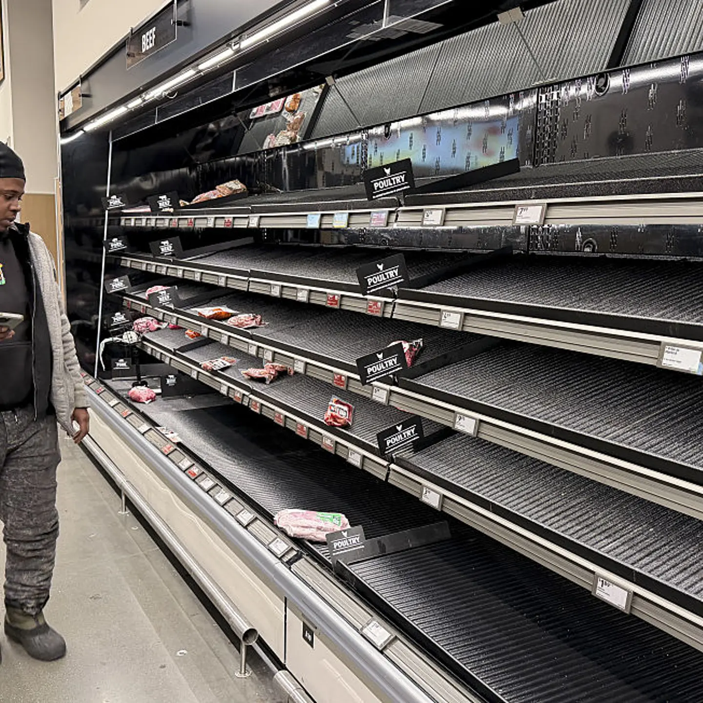 Shoppers stock up as severe winter weather approaches U.S.
