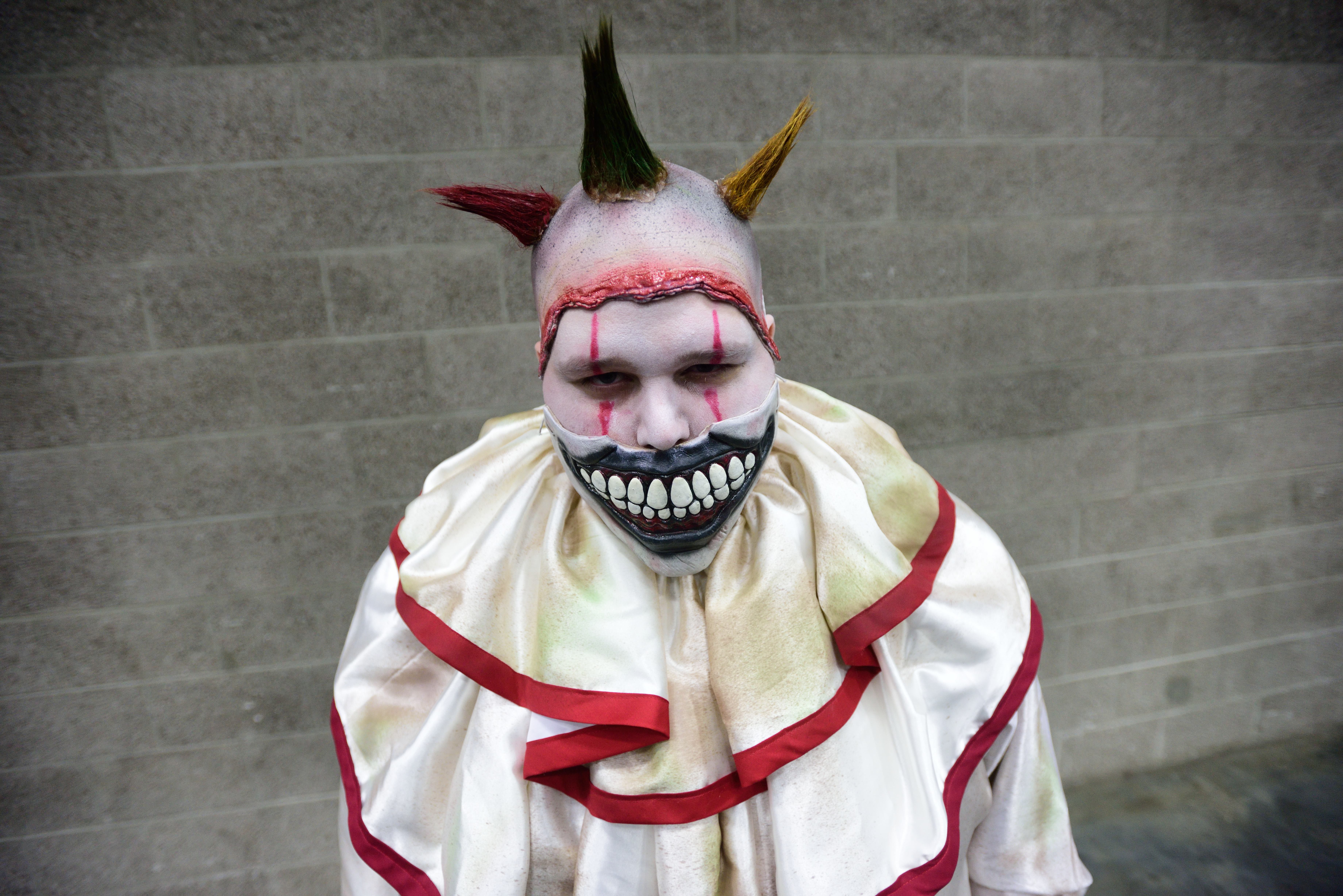 OR: 2016 Wizard World Comic Con