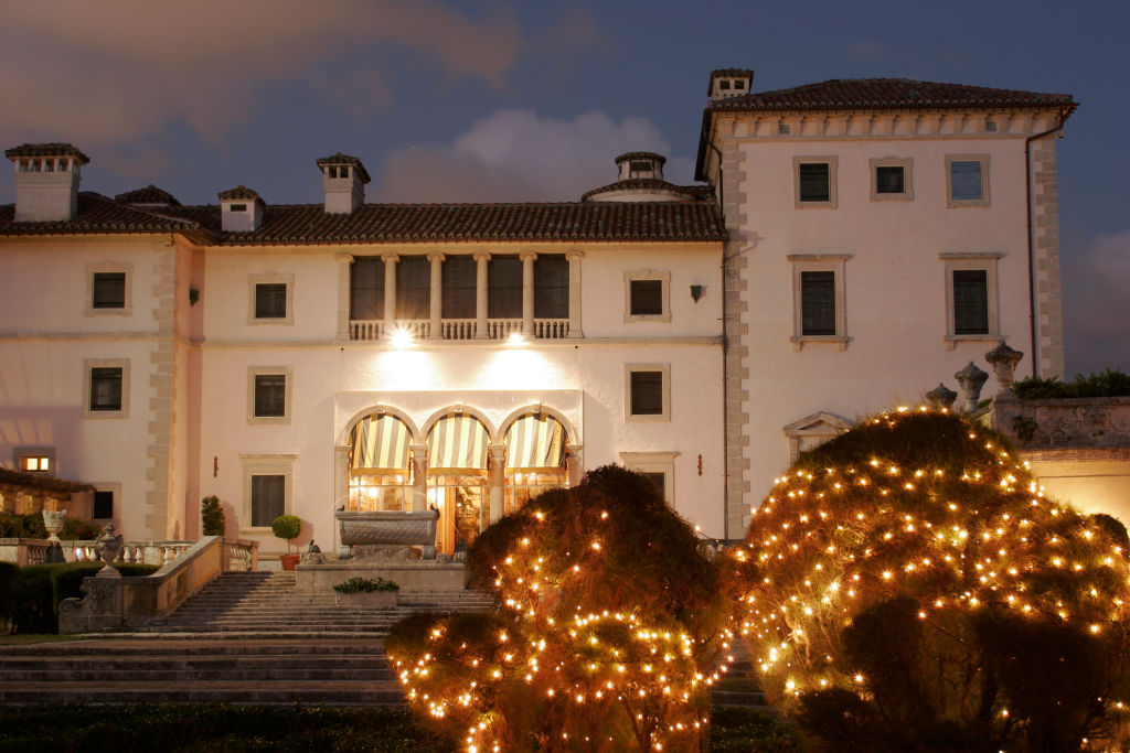 Miami, Vizcaya Museum and Gardens at night