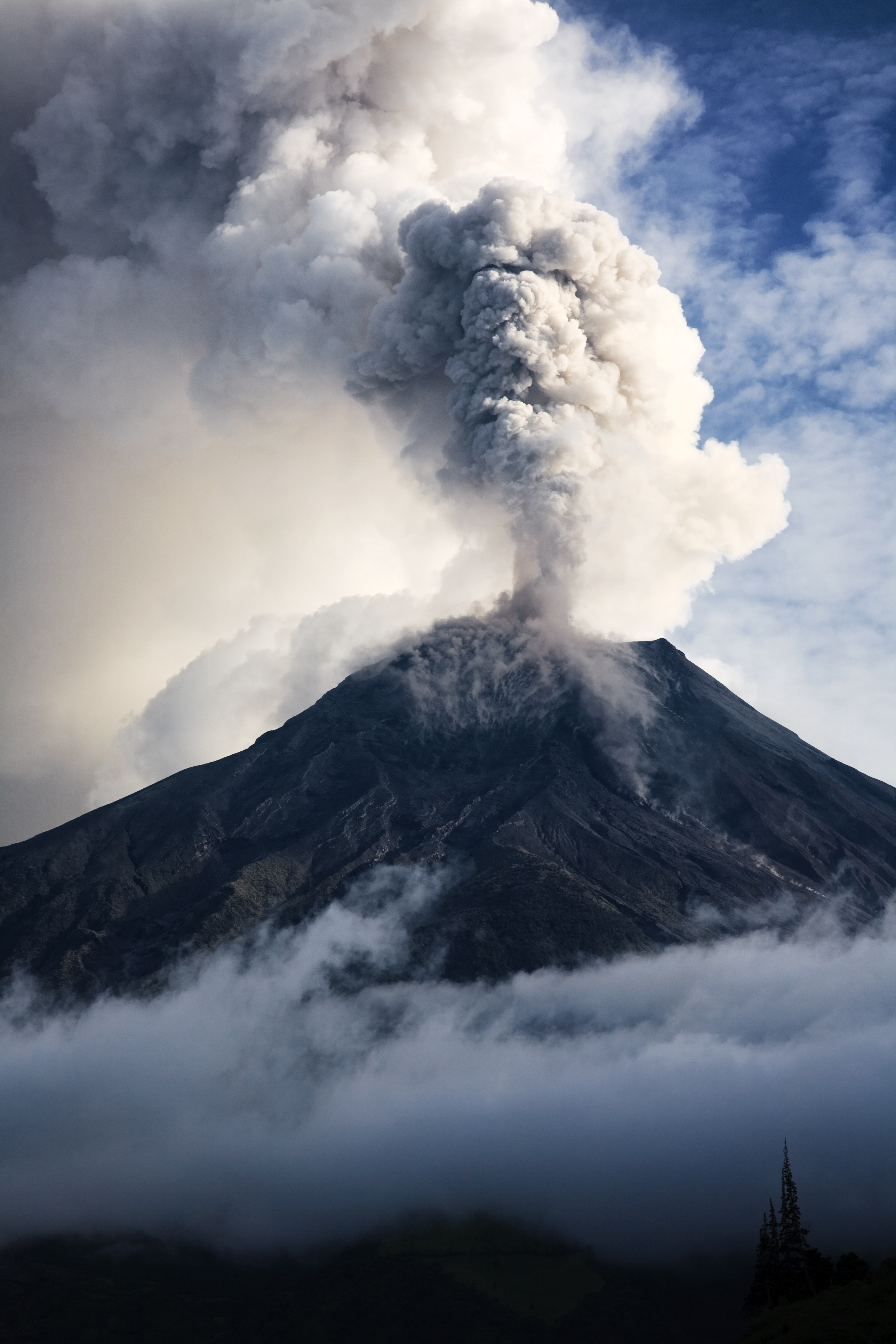 dinosaur volcano