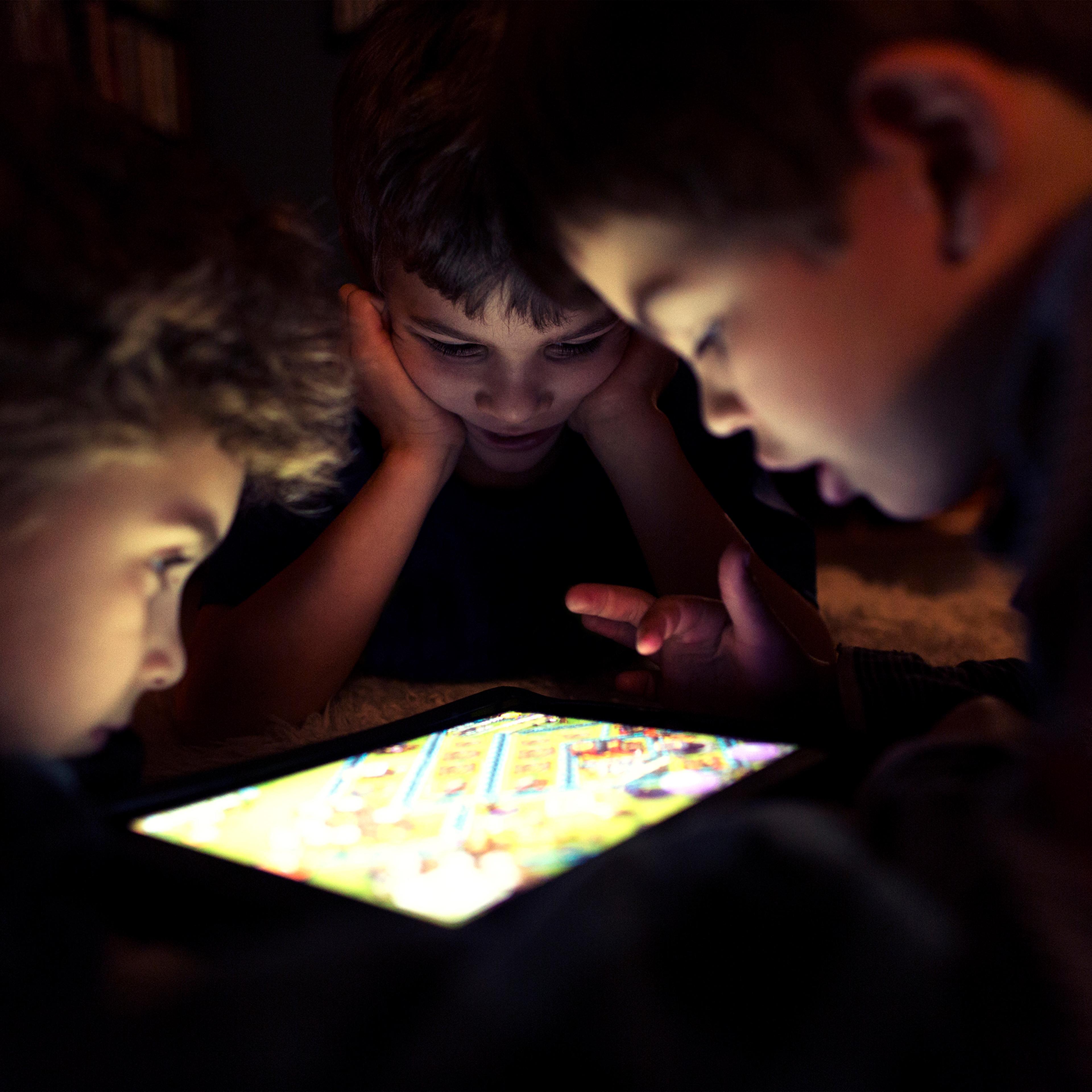 screen-time-kids-digital-charles-gullung