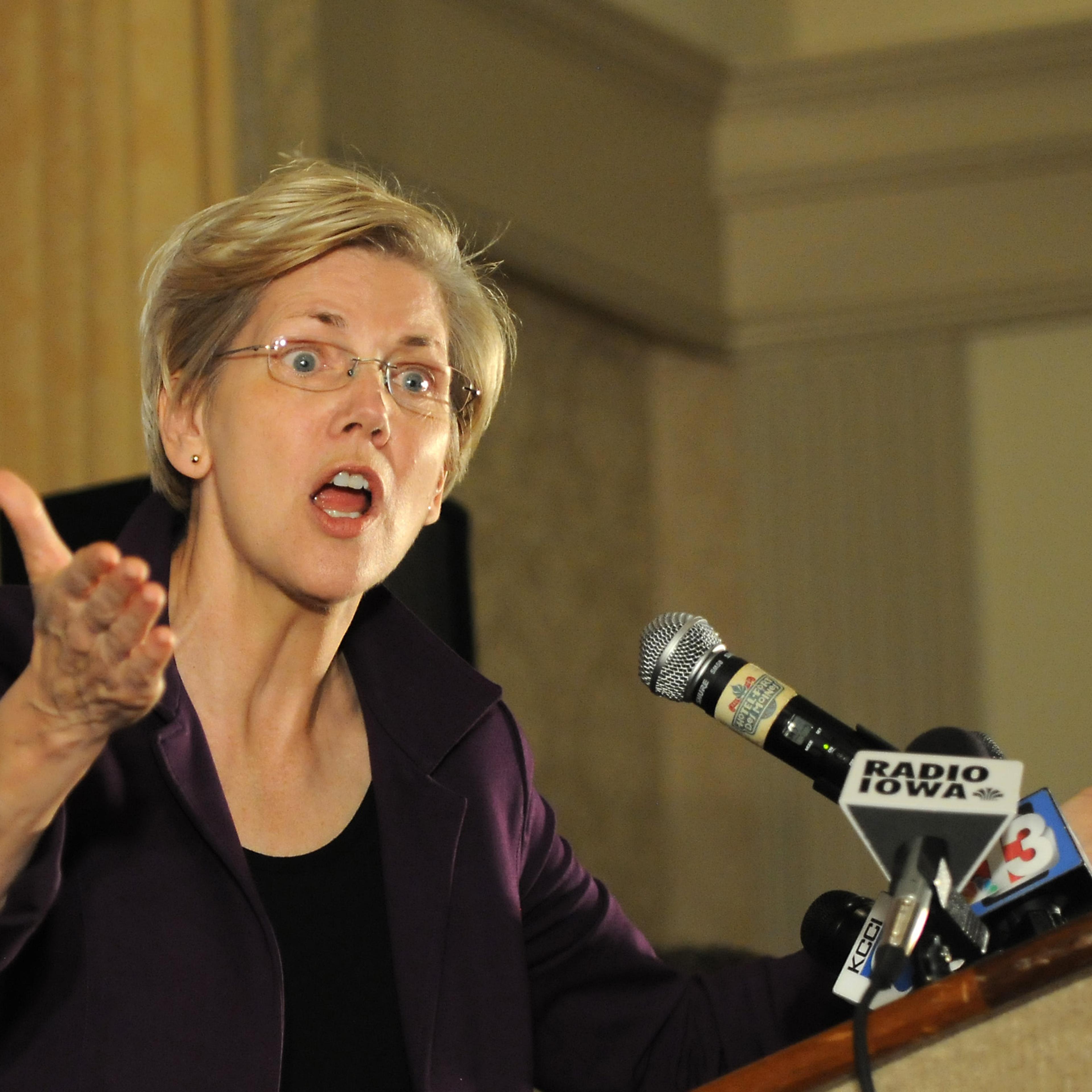 Elizabeth Warren Campaigns With Bruce Braley For His Senate Campaign Bid