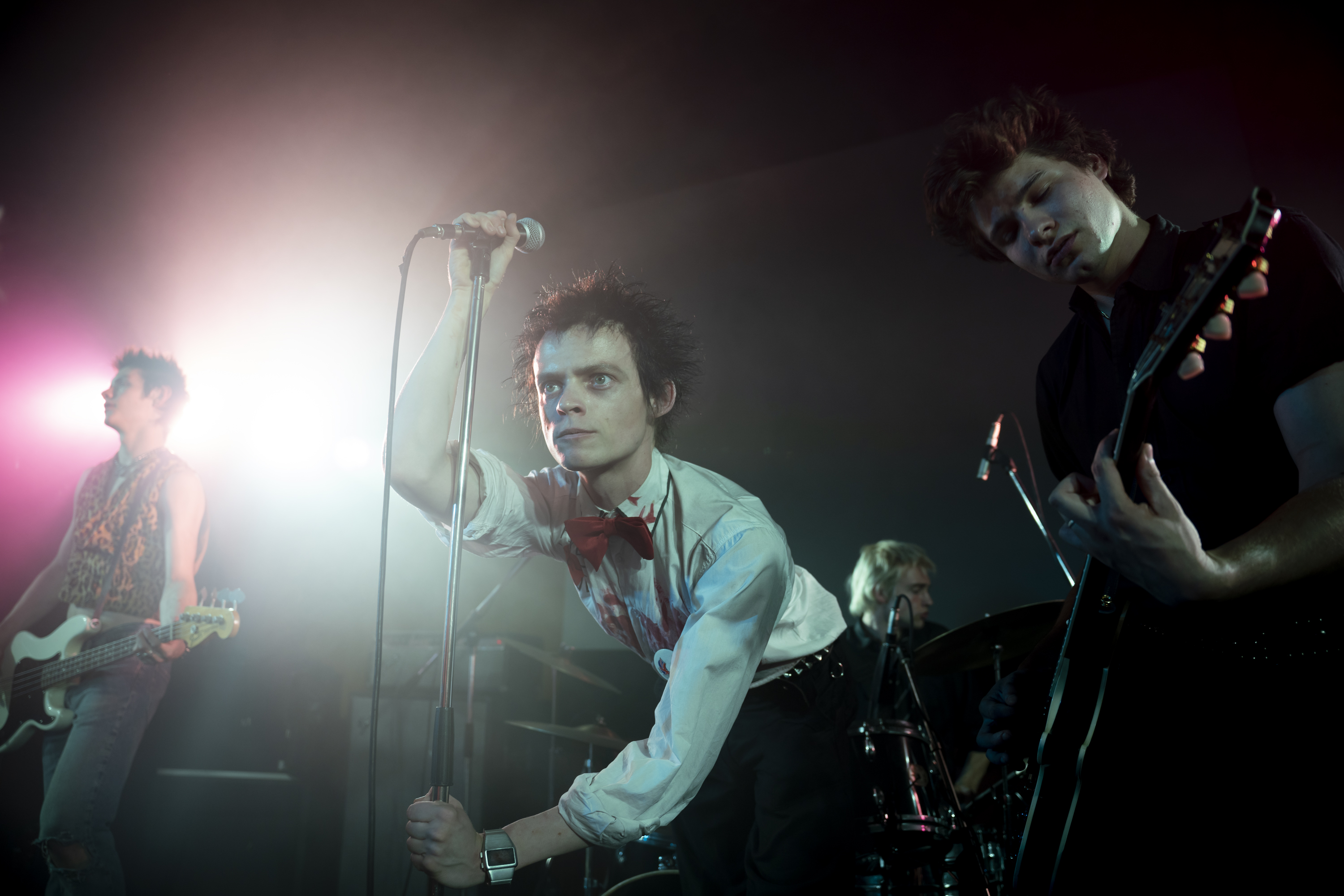 “PISTOL” --  Pictured (L-R): Louis Partridge as Sid Vicious, Anson Boon as John Lyndon, Toby Wallace as Steve Jones.  CR: Miya Mizuno/FX