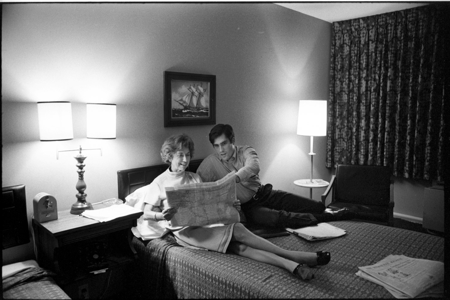 Behind the Cover: The Unseen Photos of Lenore and Mitt Romney