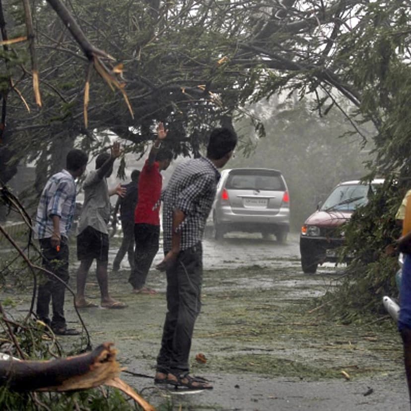 Cyclone Hudhud Hits Coast Of Andhra Pradesh