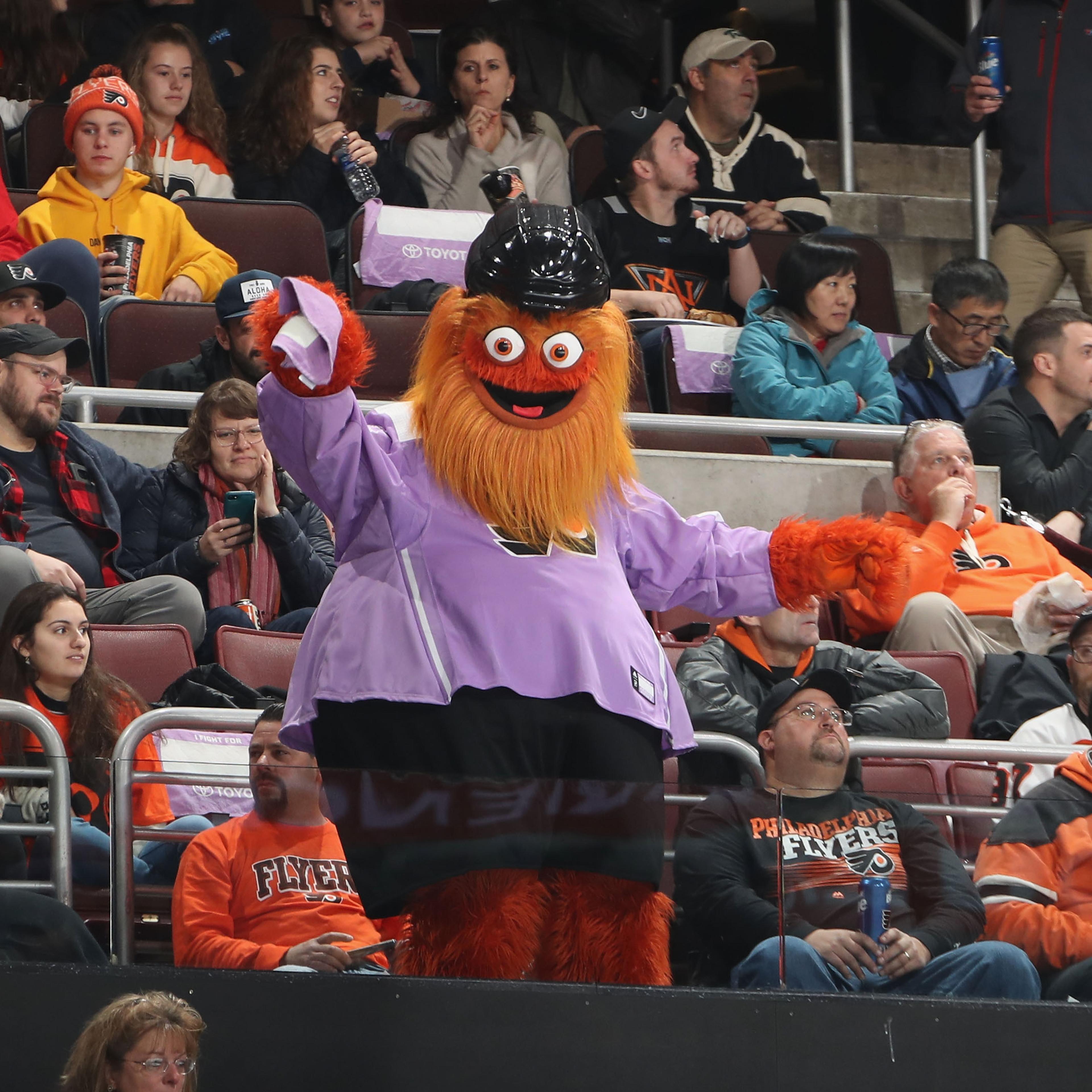 Gritty fights Santa