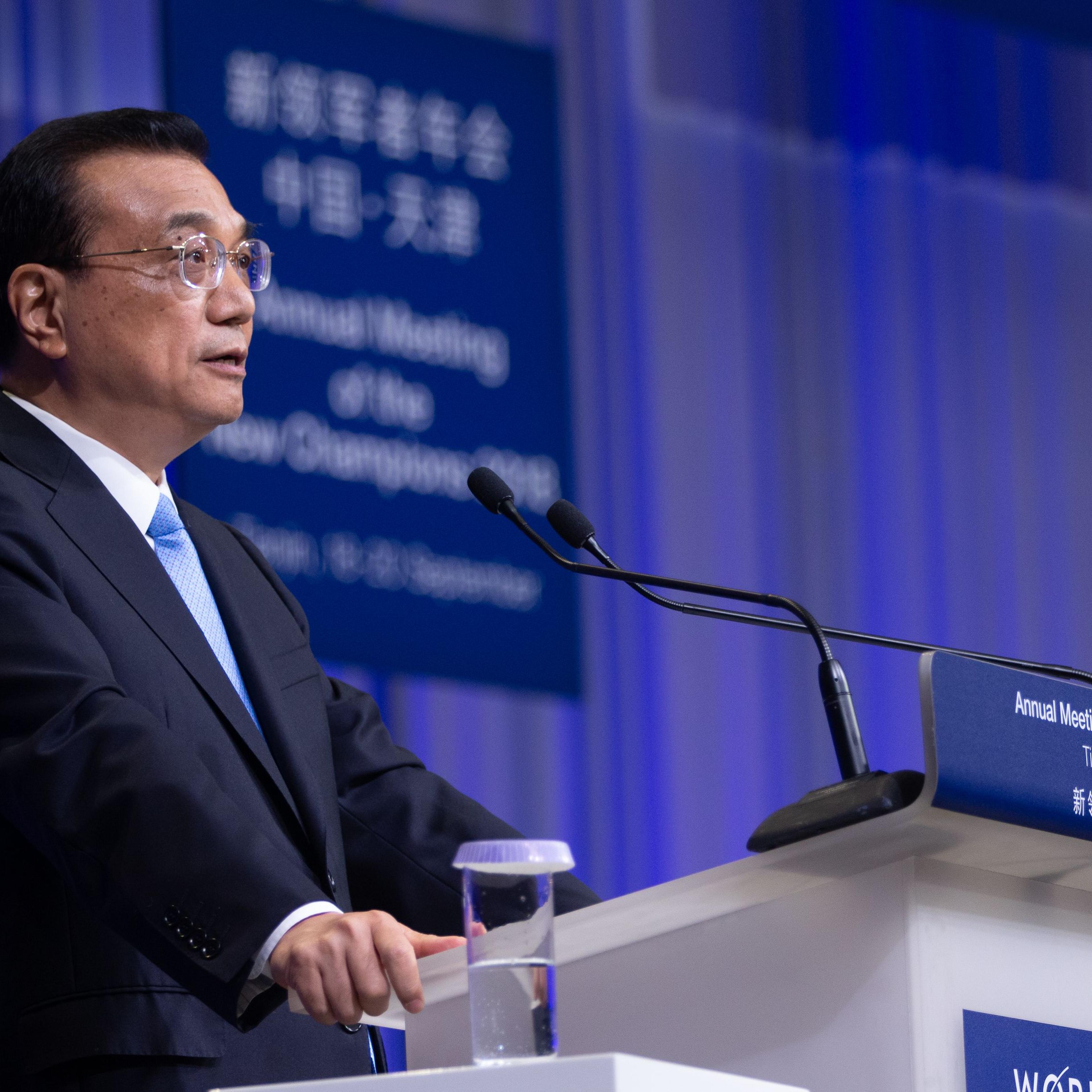 Chinese Premier Li Keqiang delivers a speech
