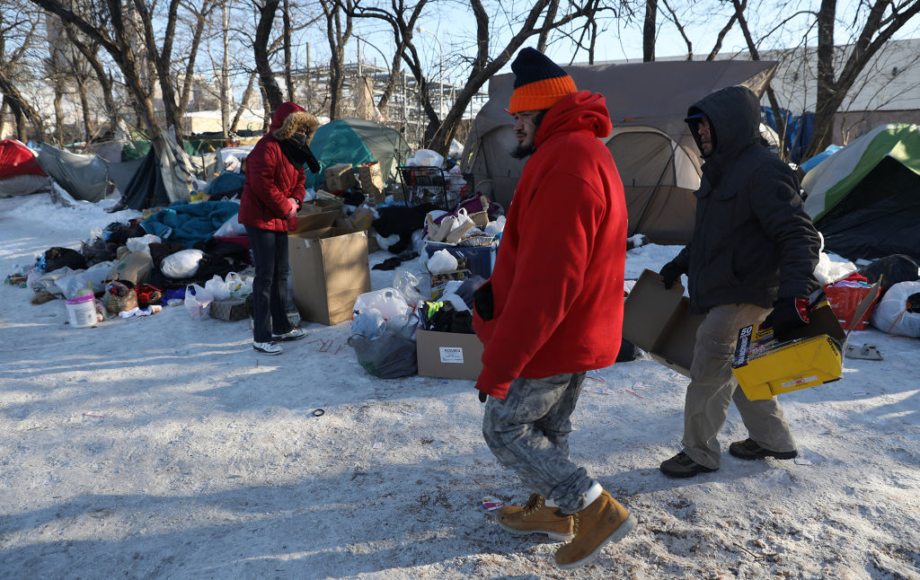 Good Samaritan picks up hotel tab for 70 homeless as Chicago flirts with all-time cold record