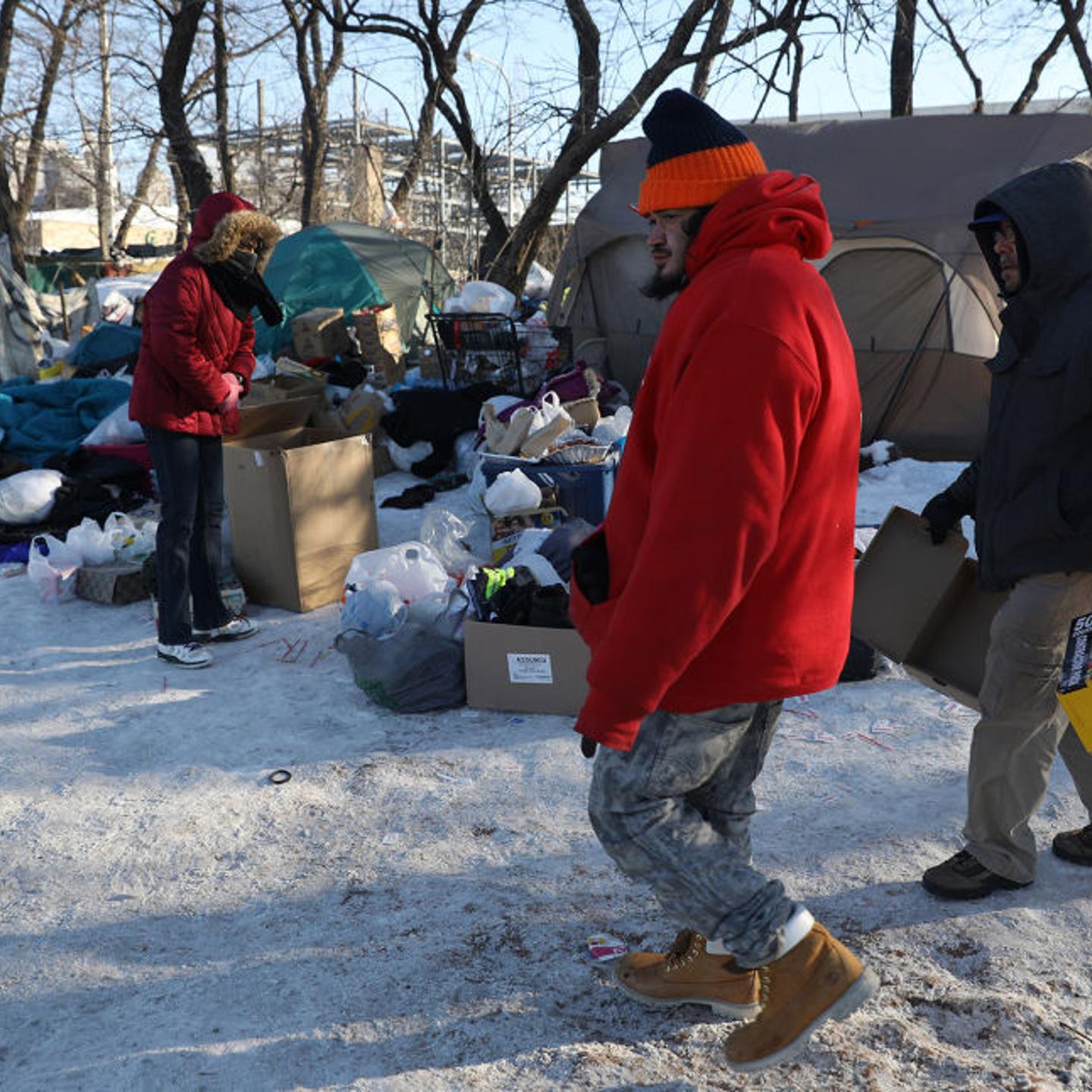 Good Samaritan picks up hotel tab for 70 homeless as Chicago flirts with all-time cold record