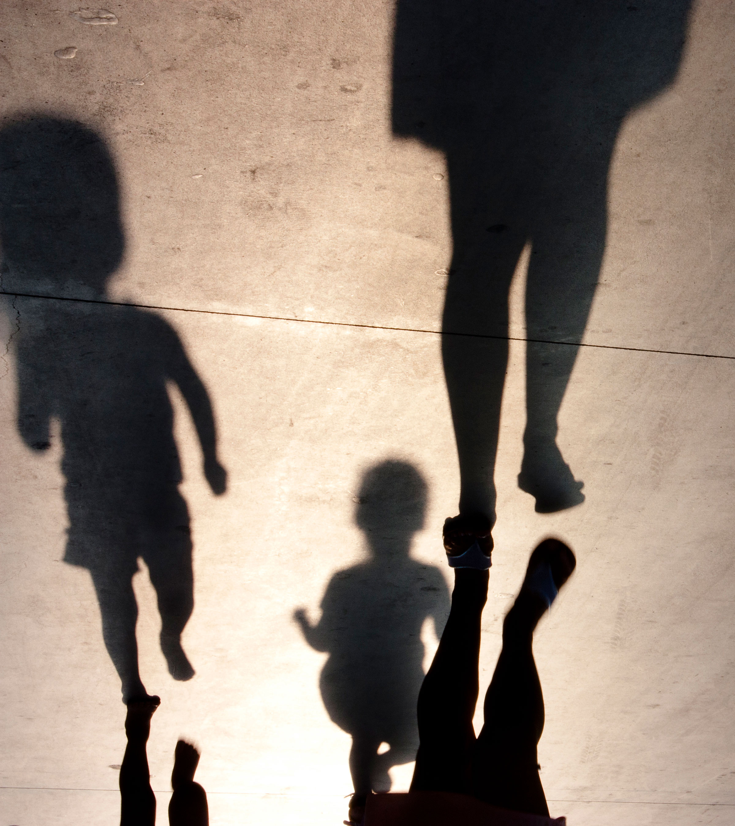 Shadows of a parent and children