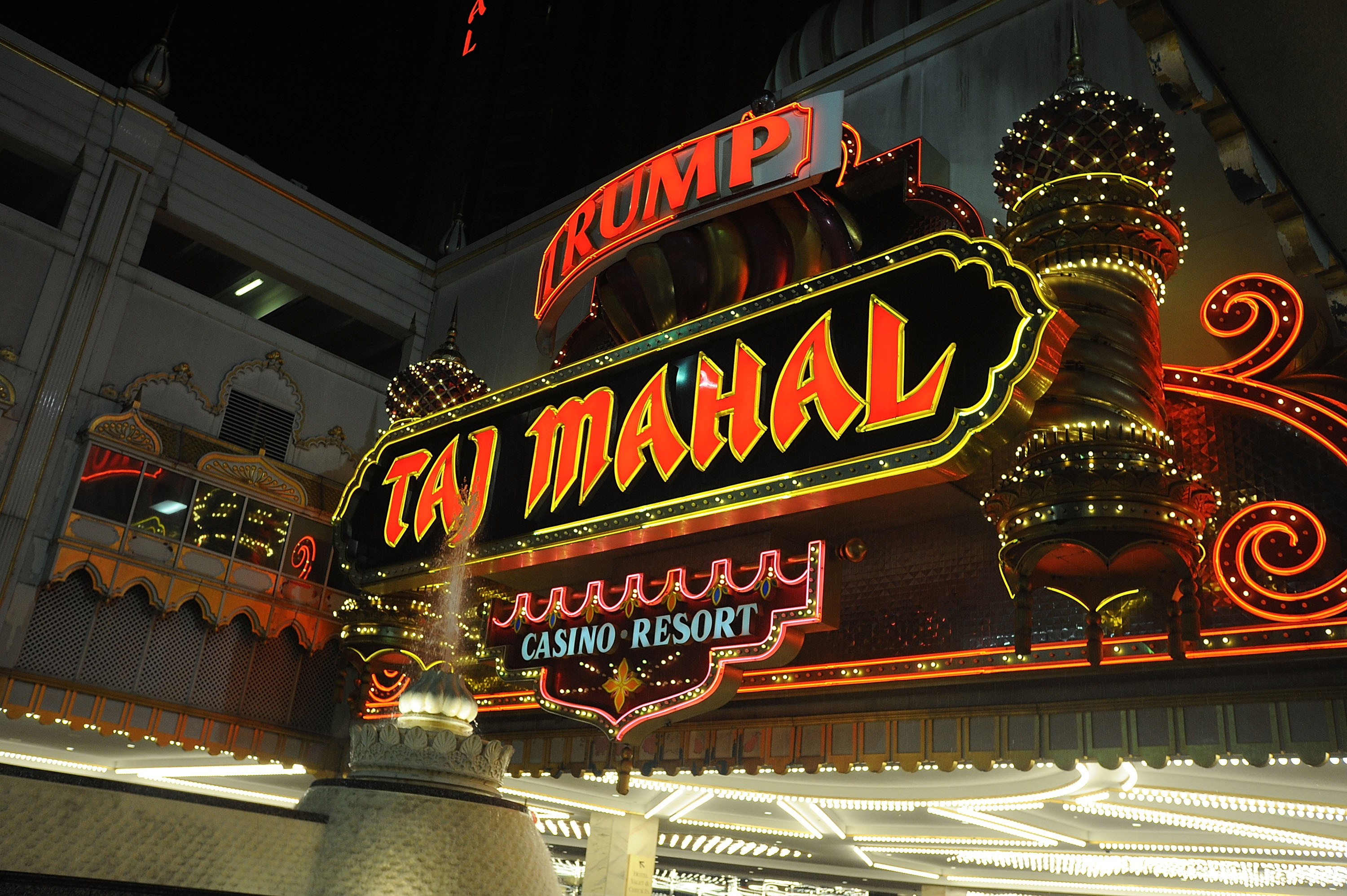 Trump Taj Mahal Closes In Atlantic City, NJ